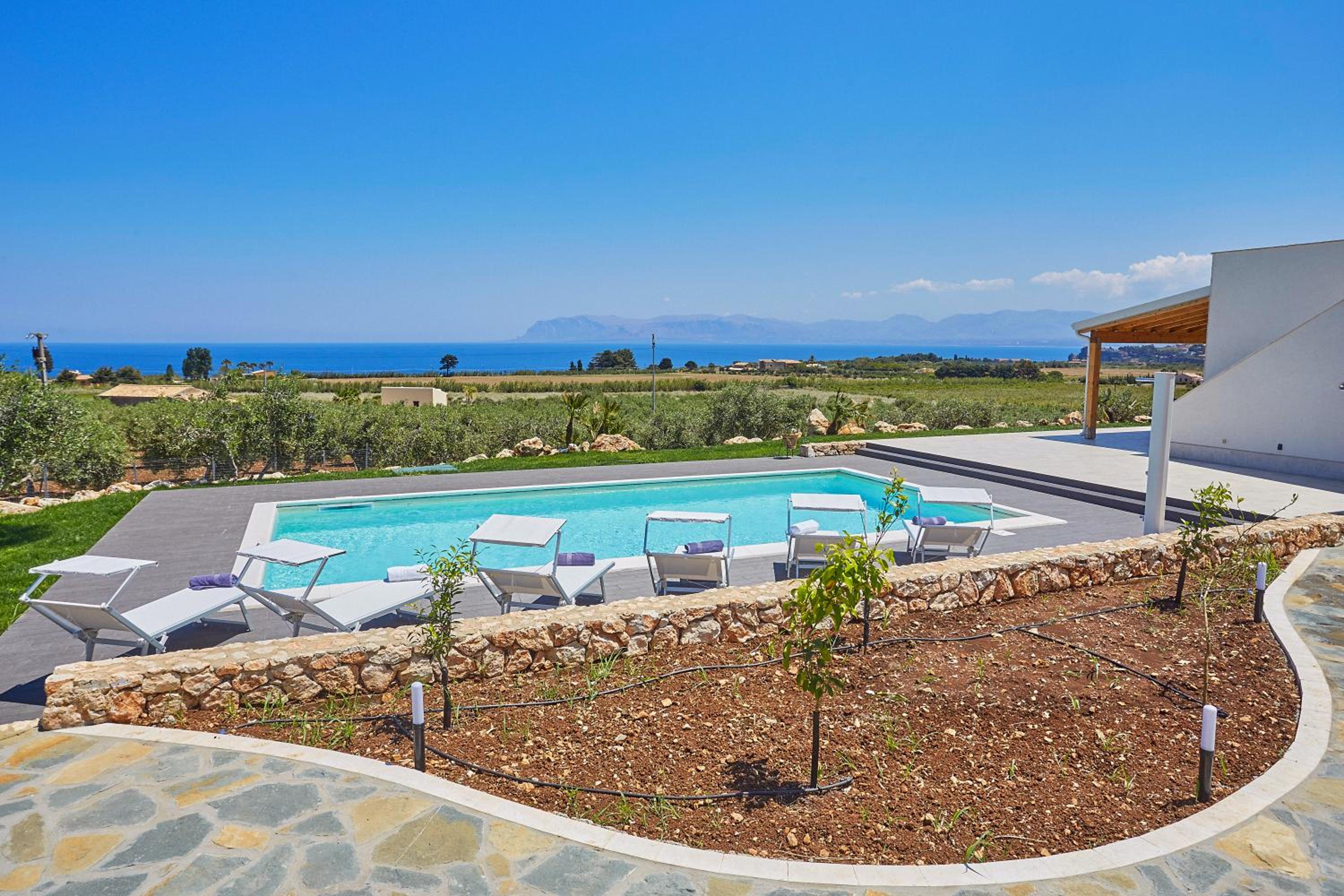 Villa with Private Pool photo 3