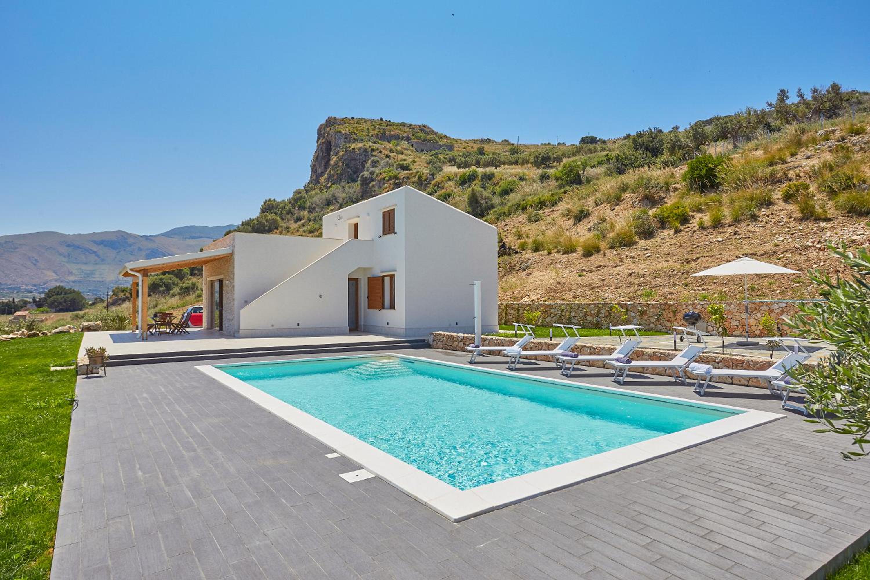 Villa with Private Pool photo 3