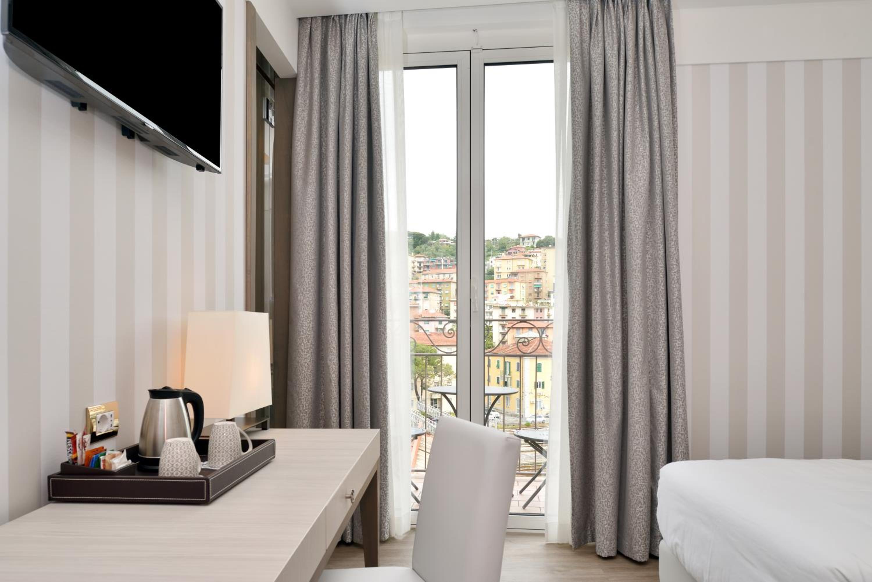 Deluxe Double or Twin Room - Photo 1
