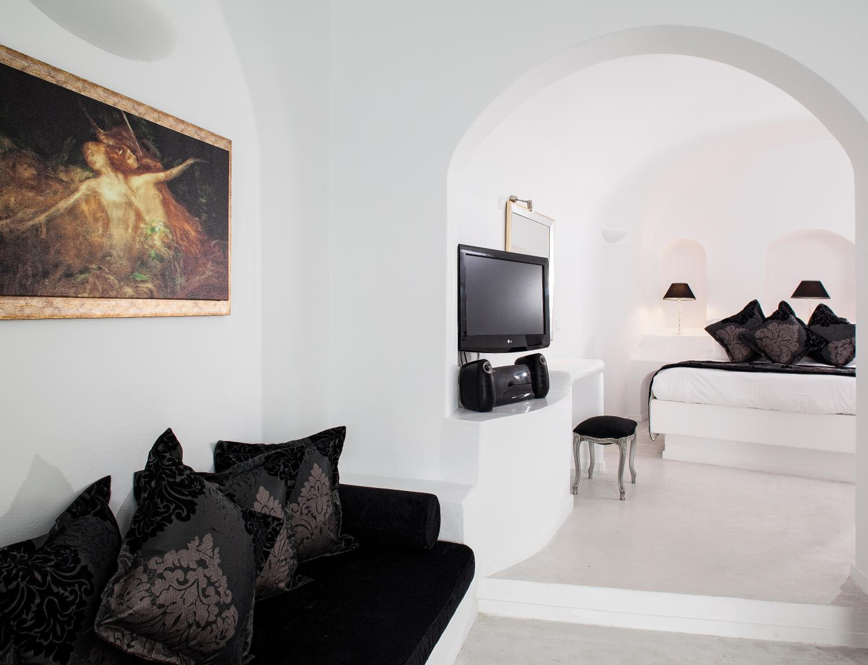 Above Blue Villa - Photo 2