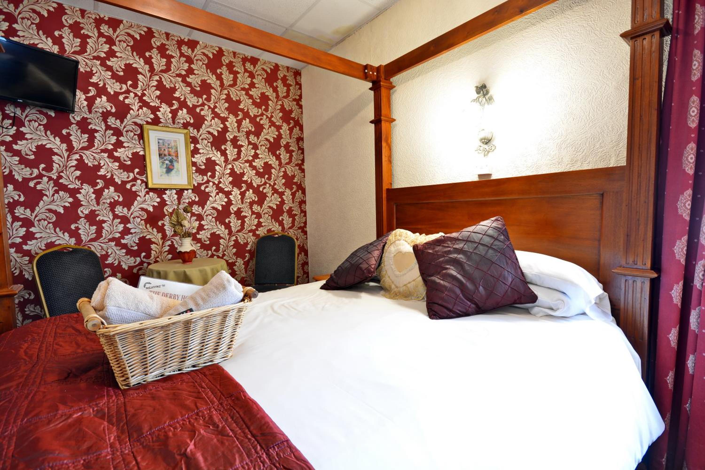 Deluxe Double Room with Shower
