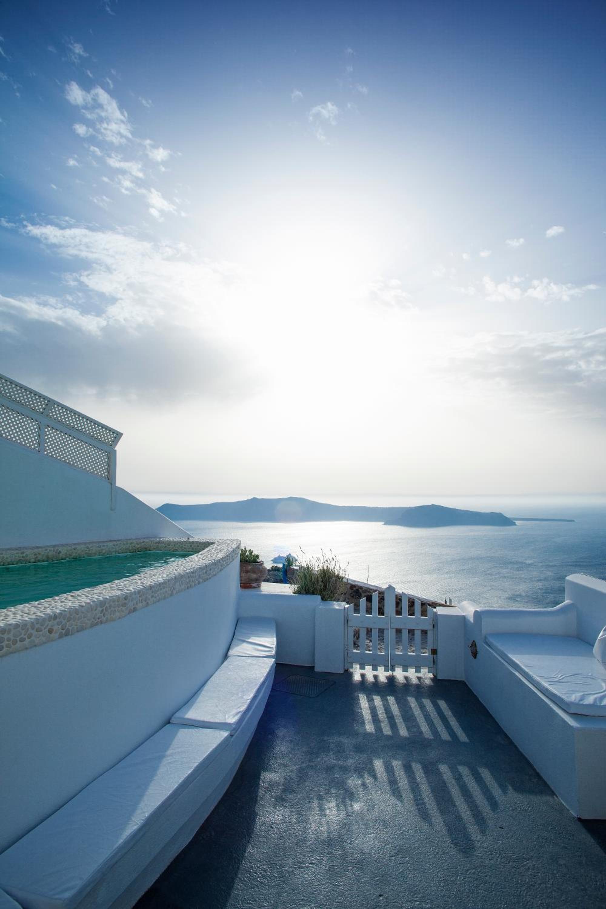 Above Blue Villa - Photo 15