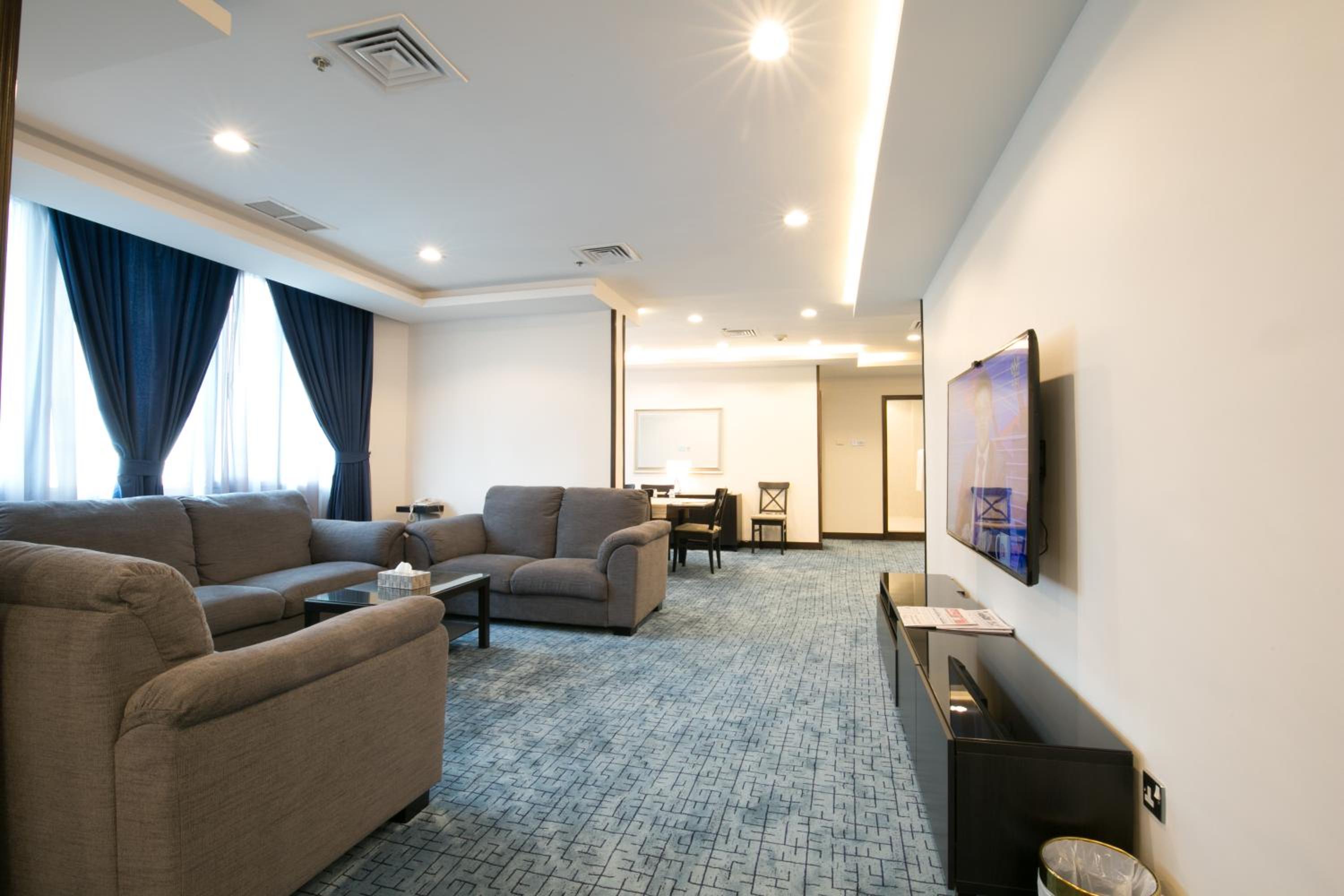 Regent Suite photo 1