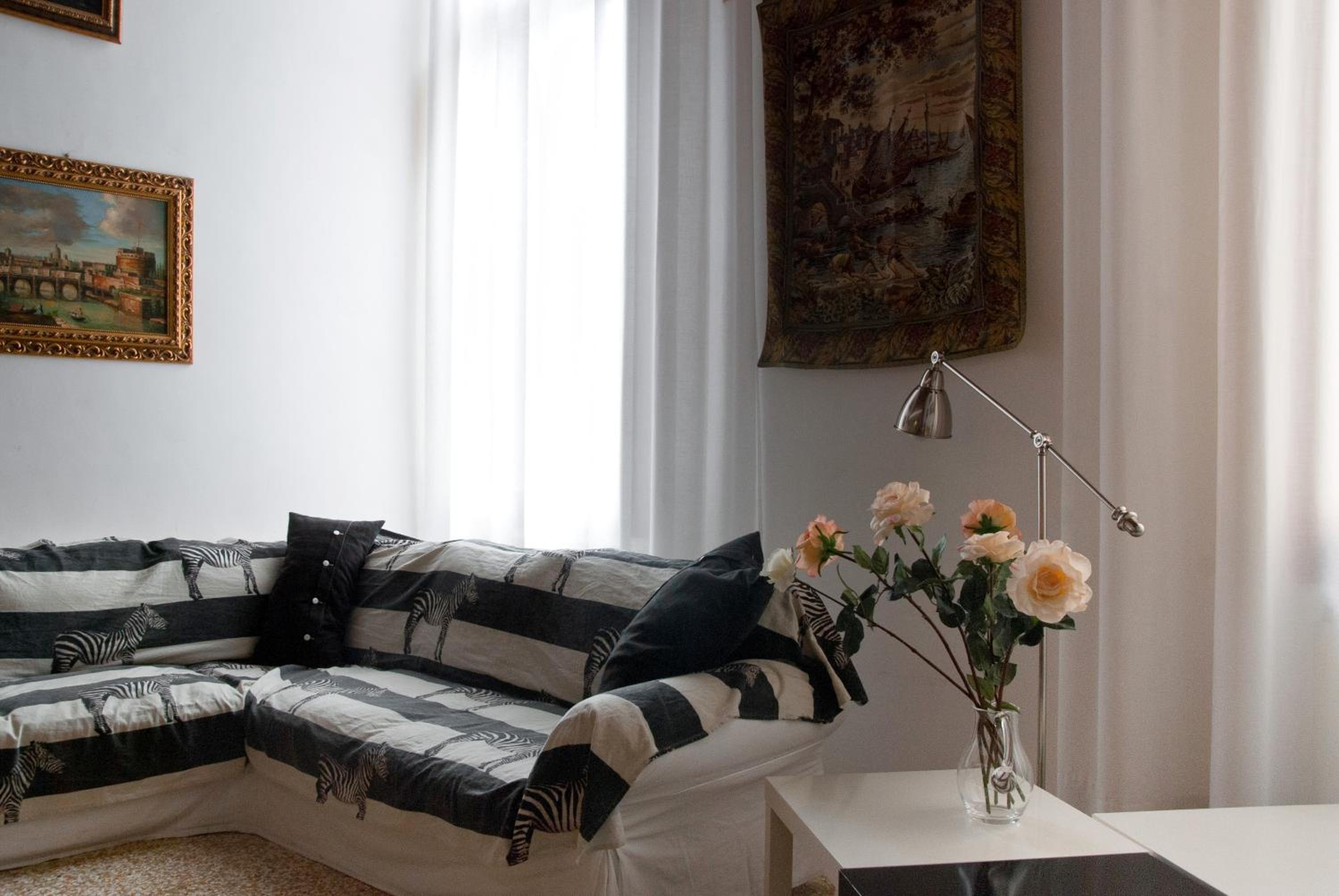 Giorgione Two-Bedroom Apartment - Cannaregio 4571/a photo 2