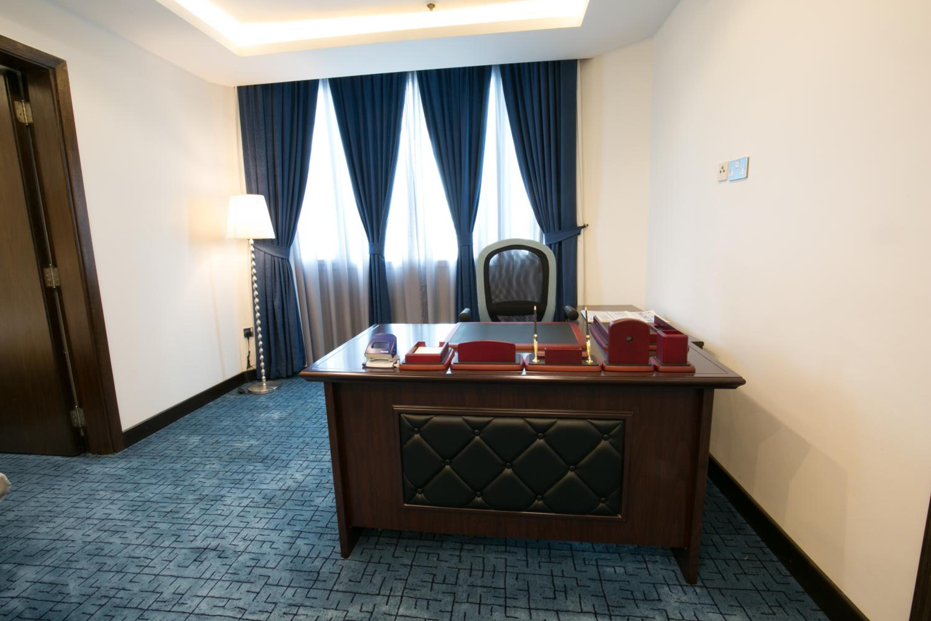 Regent Suite photo 3