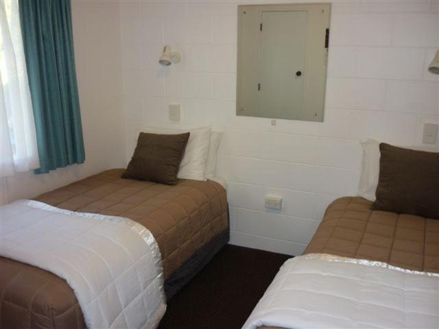 One-Bedroom Apartment with Harbor View photo 3