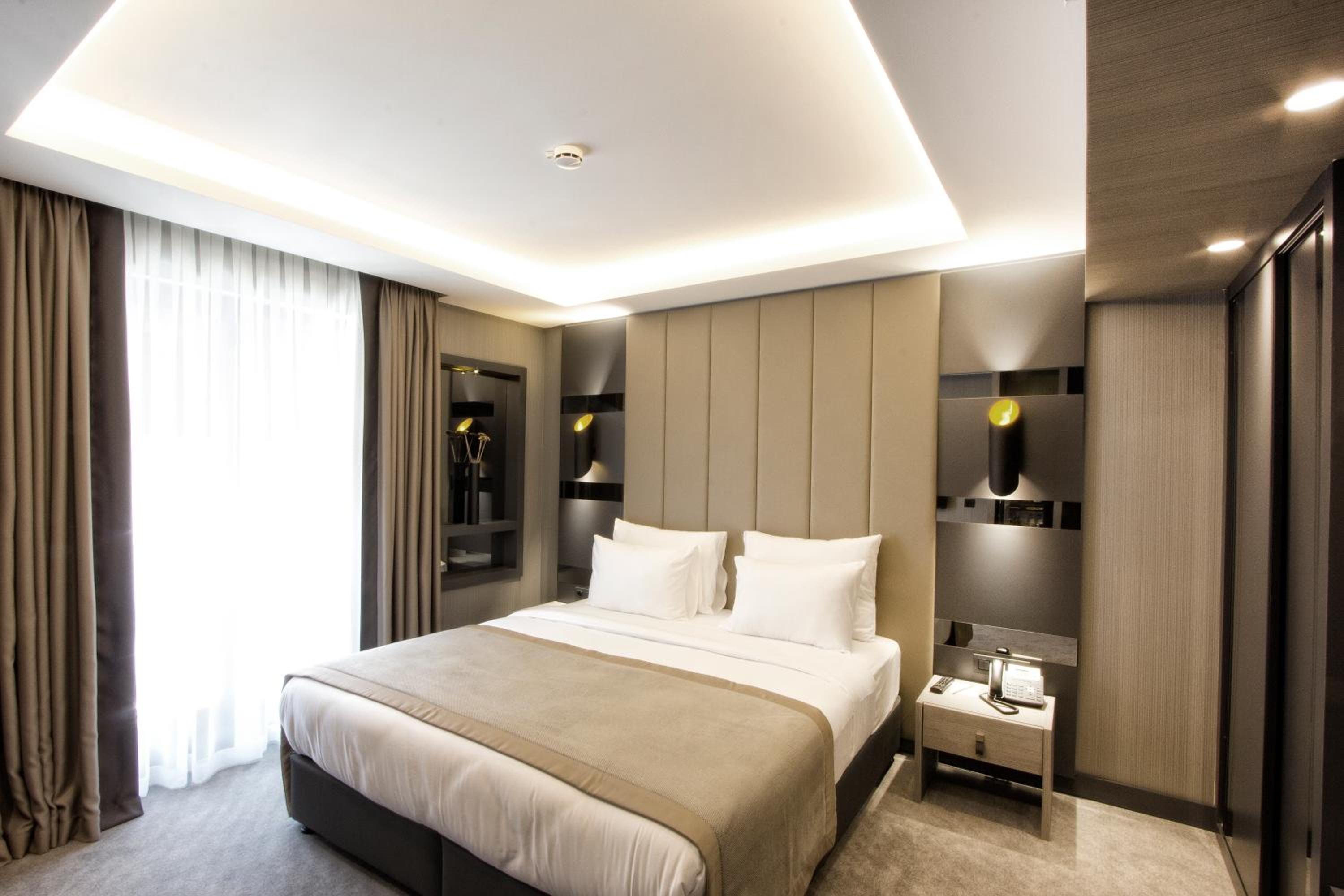 Standard Double or Twin Room photo 1
