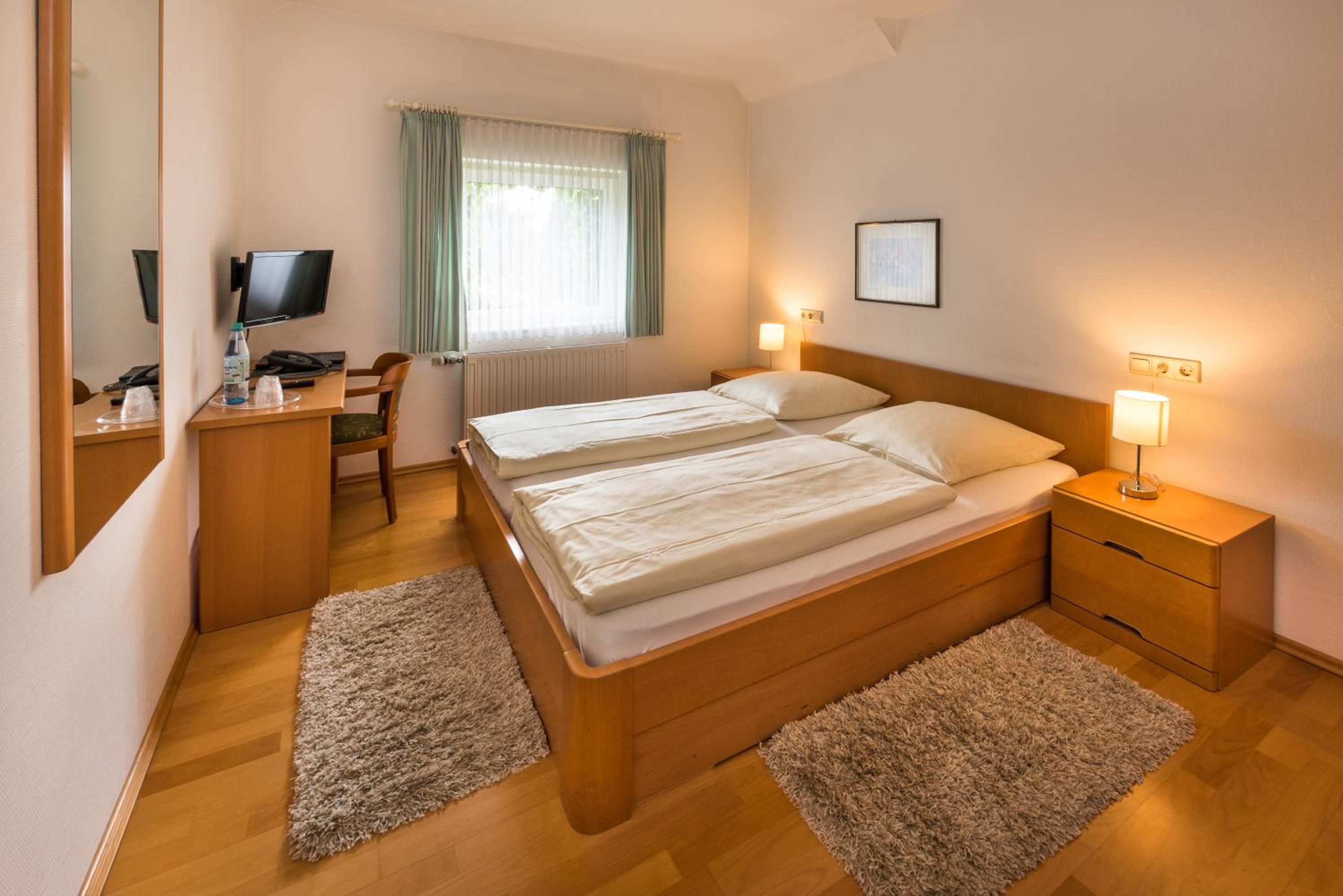 Economy Double Room photo 1