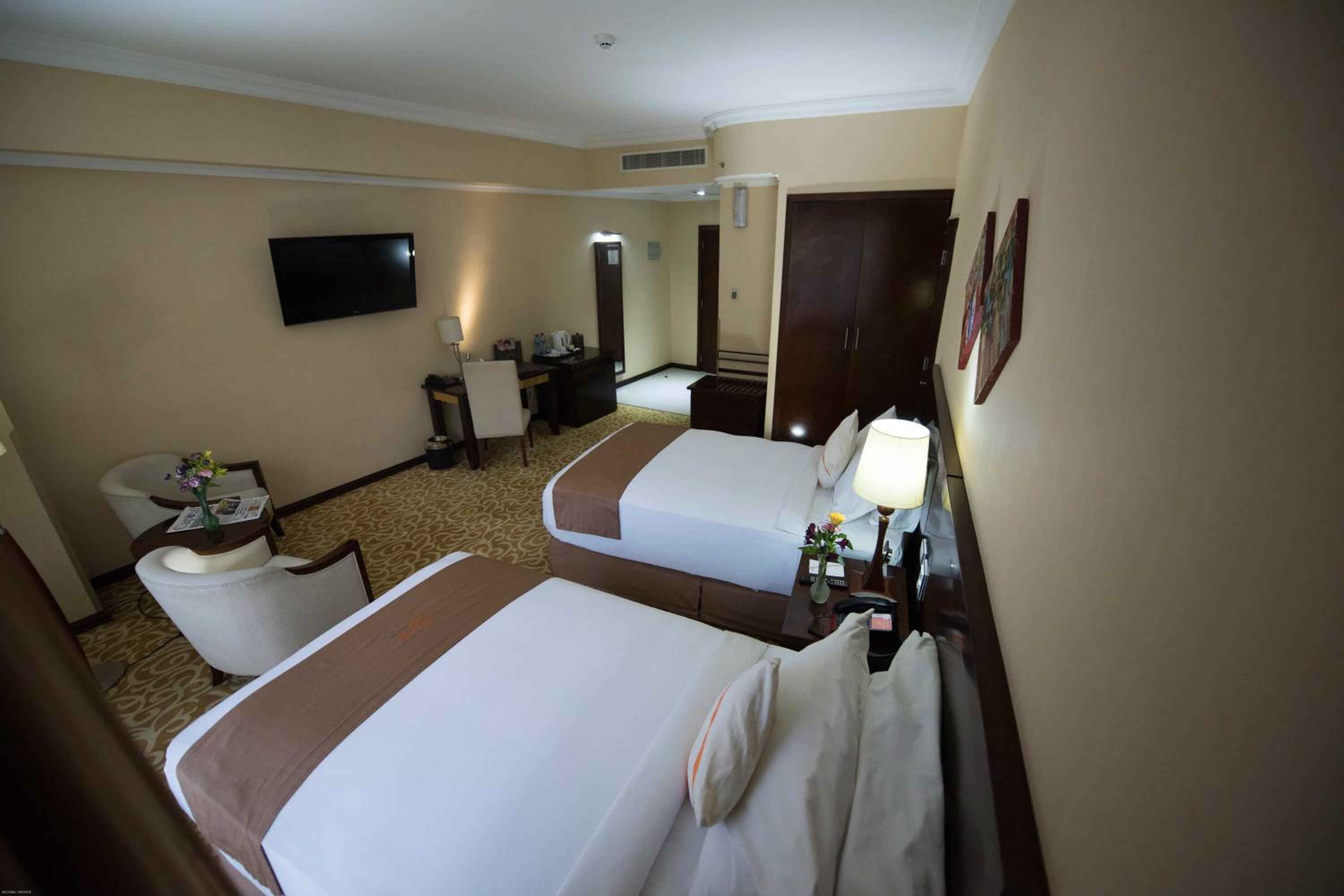 Twin Room - Photo 2