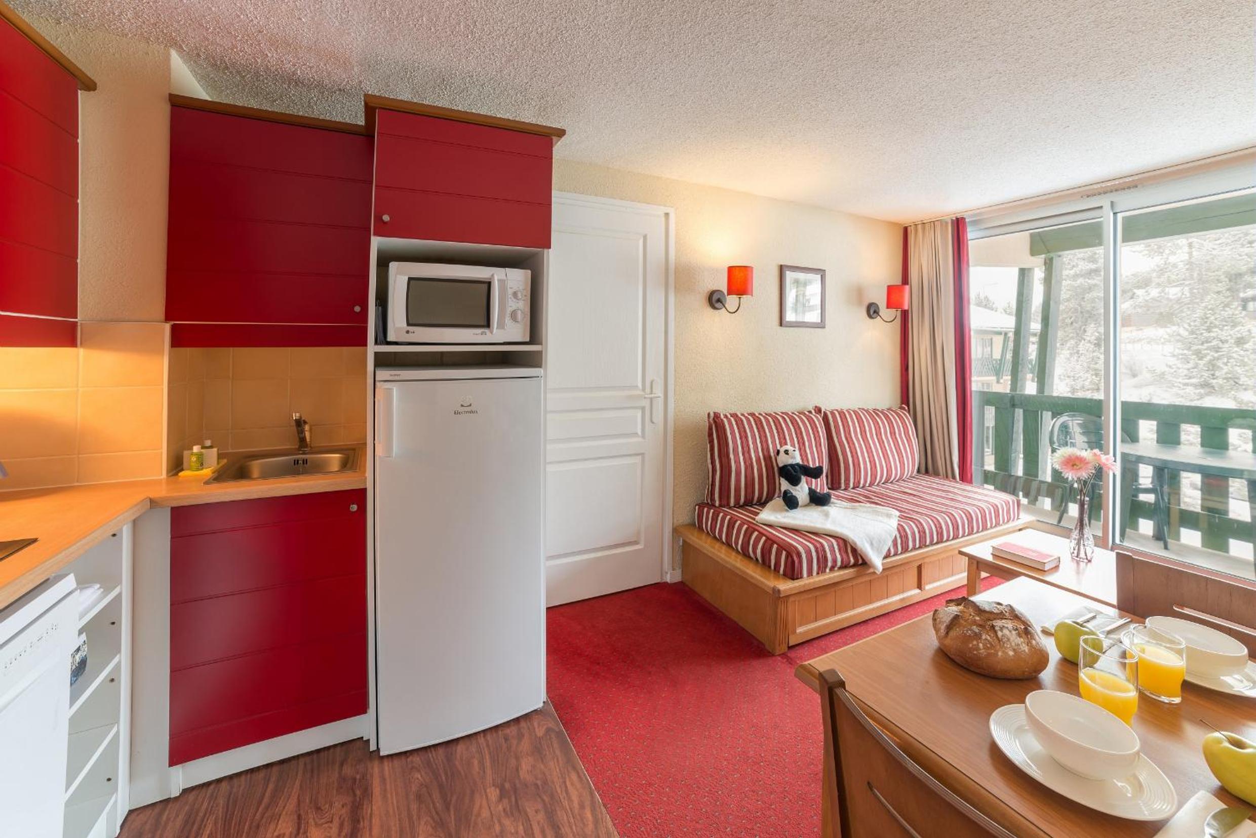 One-Bedroom Apartment with Sleeping Alcove (6 People) photo 3