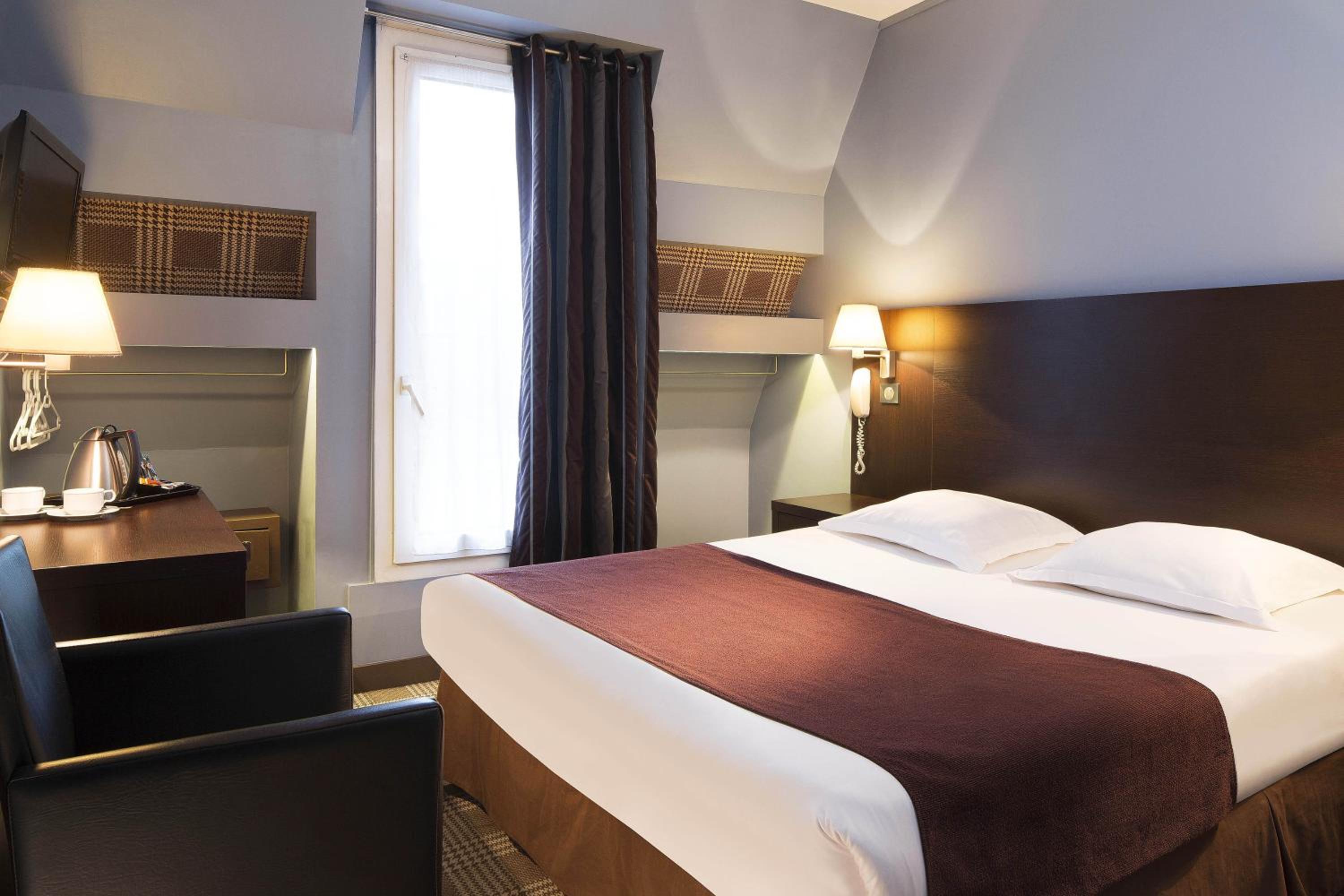 Double Room thumbnail 5