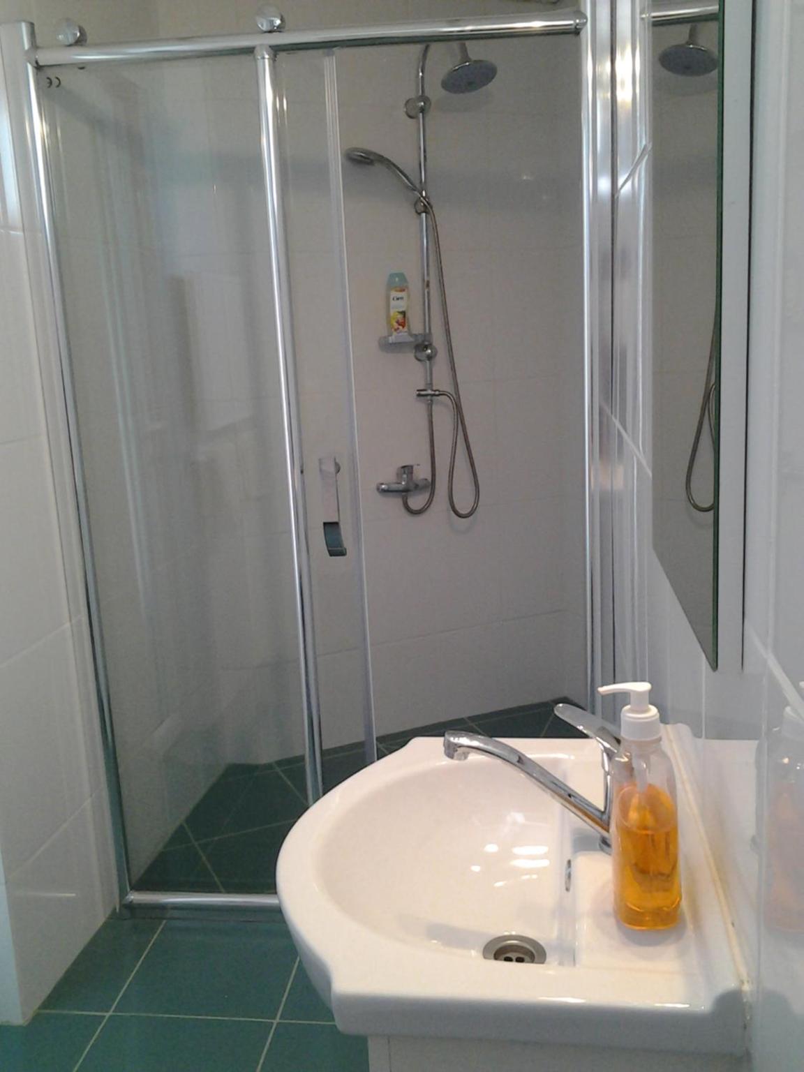 Double Room - Photo 5