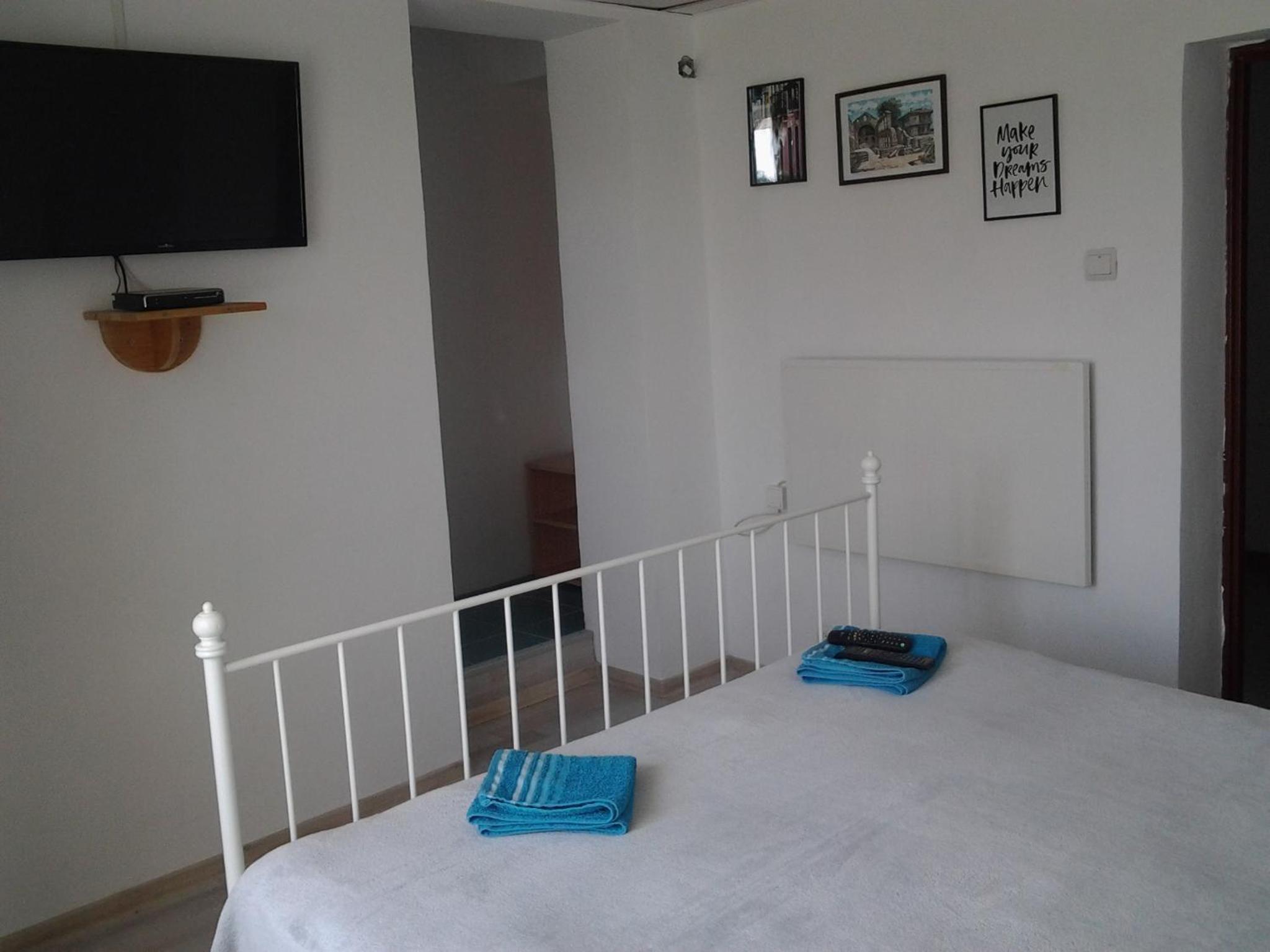 Double Room - Photo 27