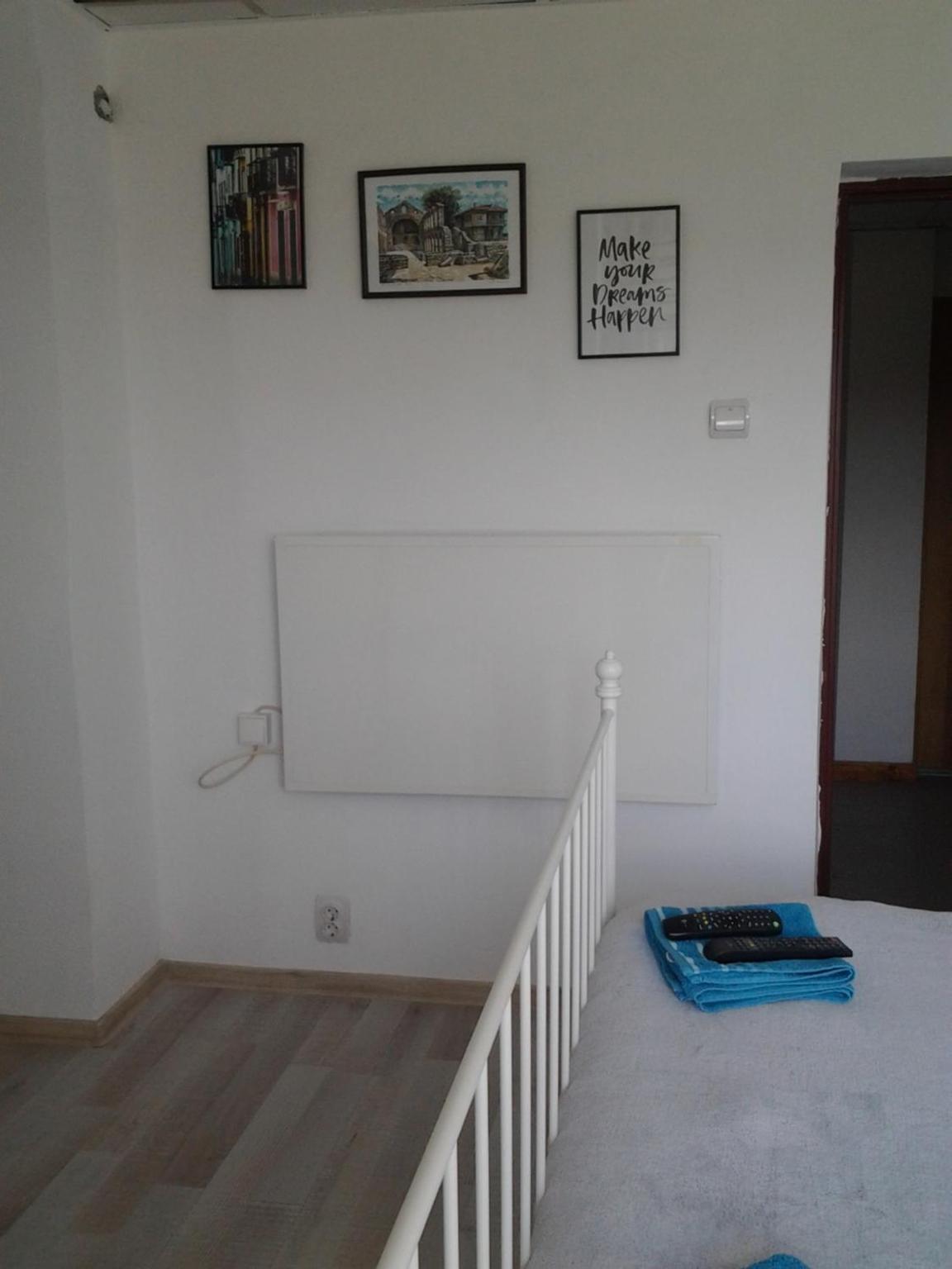Double Room - Photo 8