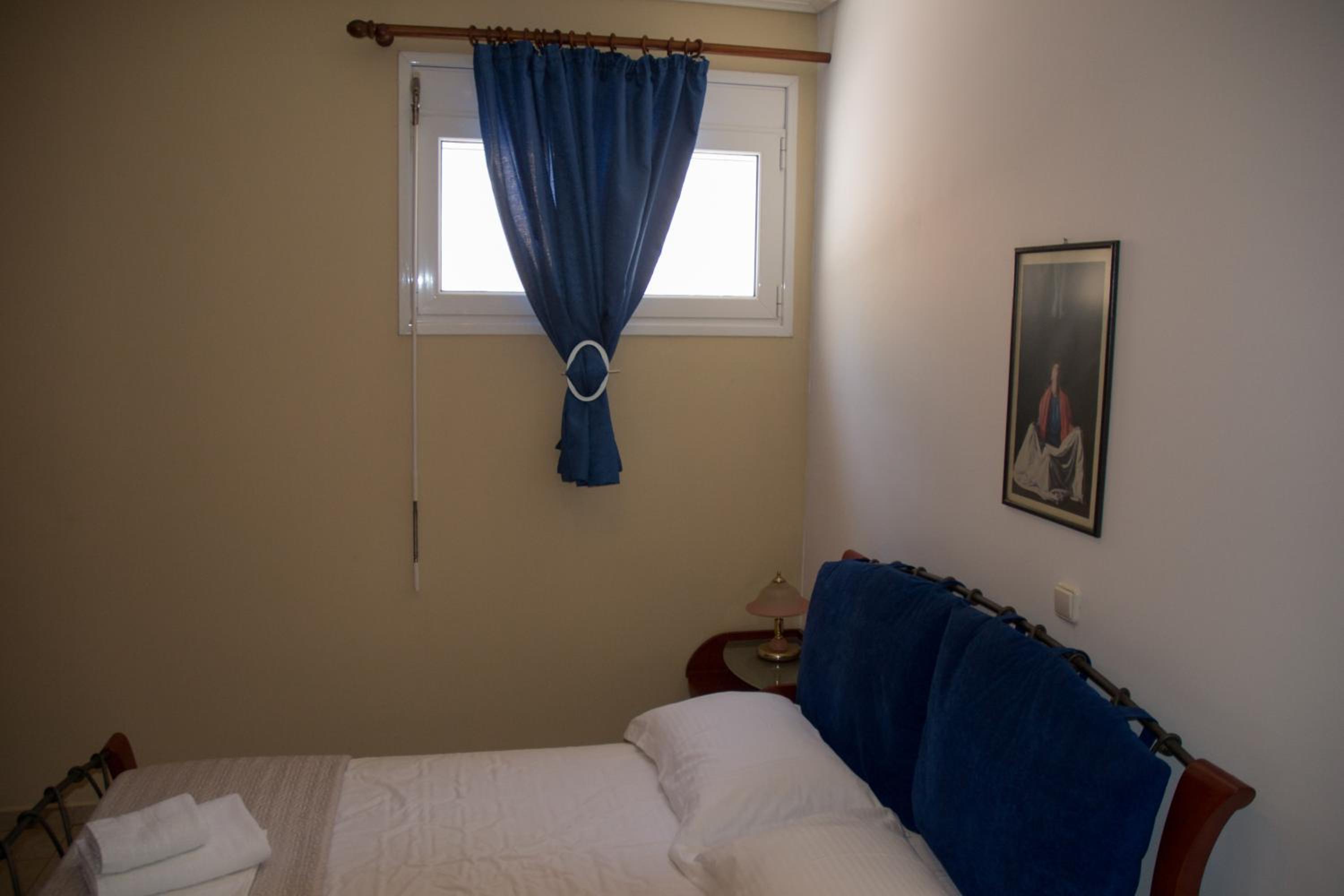Three-Bedroom House - Photo 10