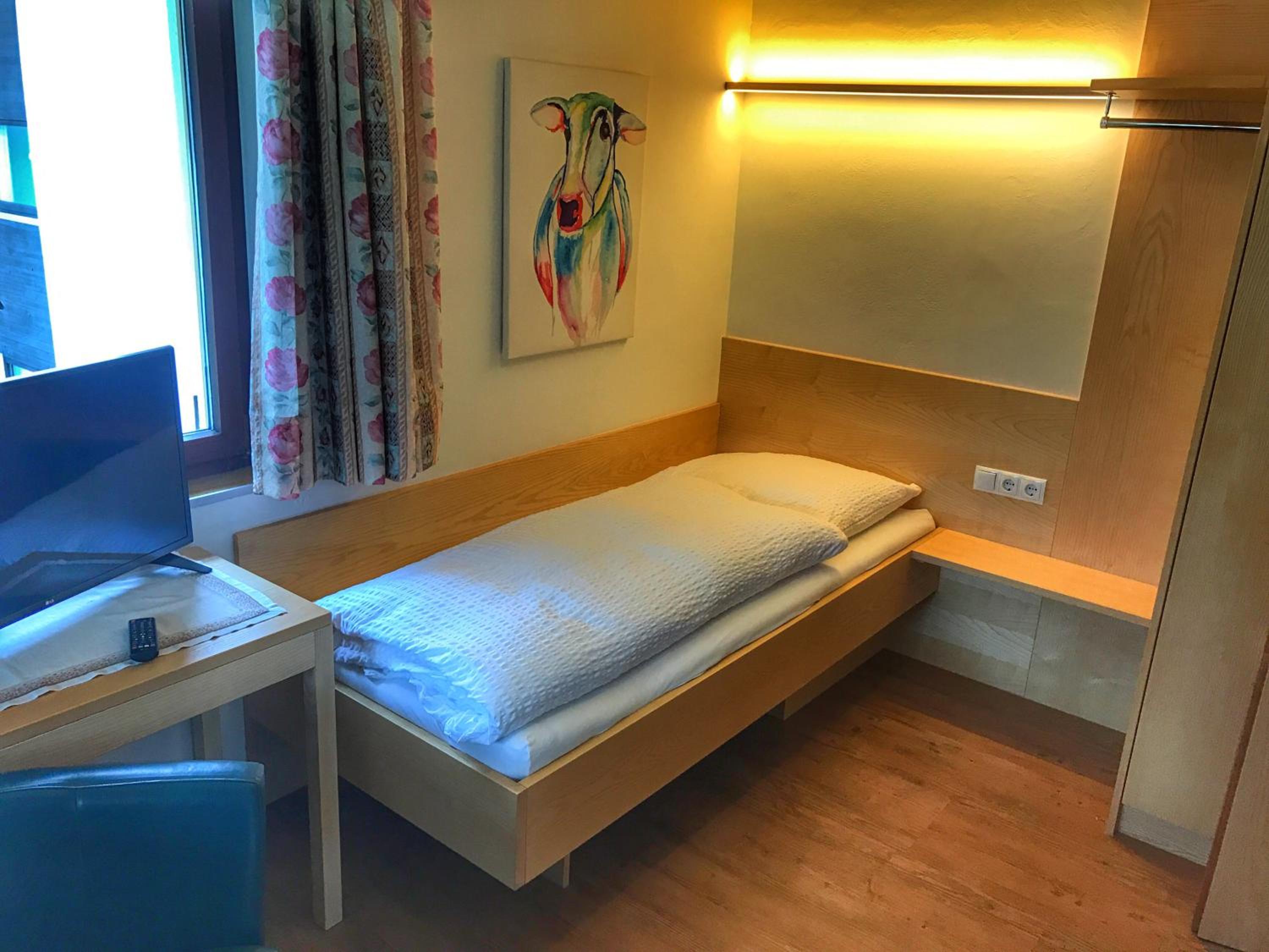 Single Room with Balcony photo 3