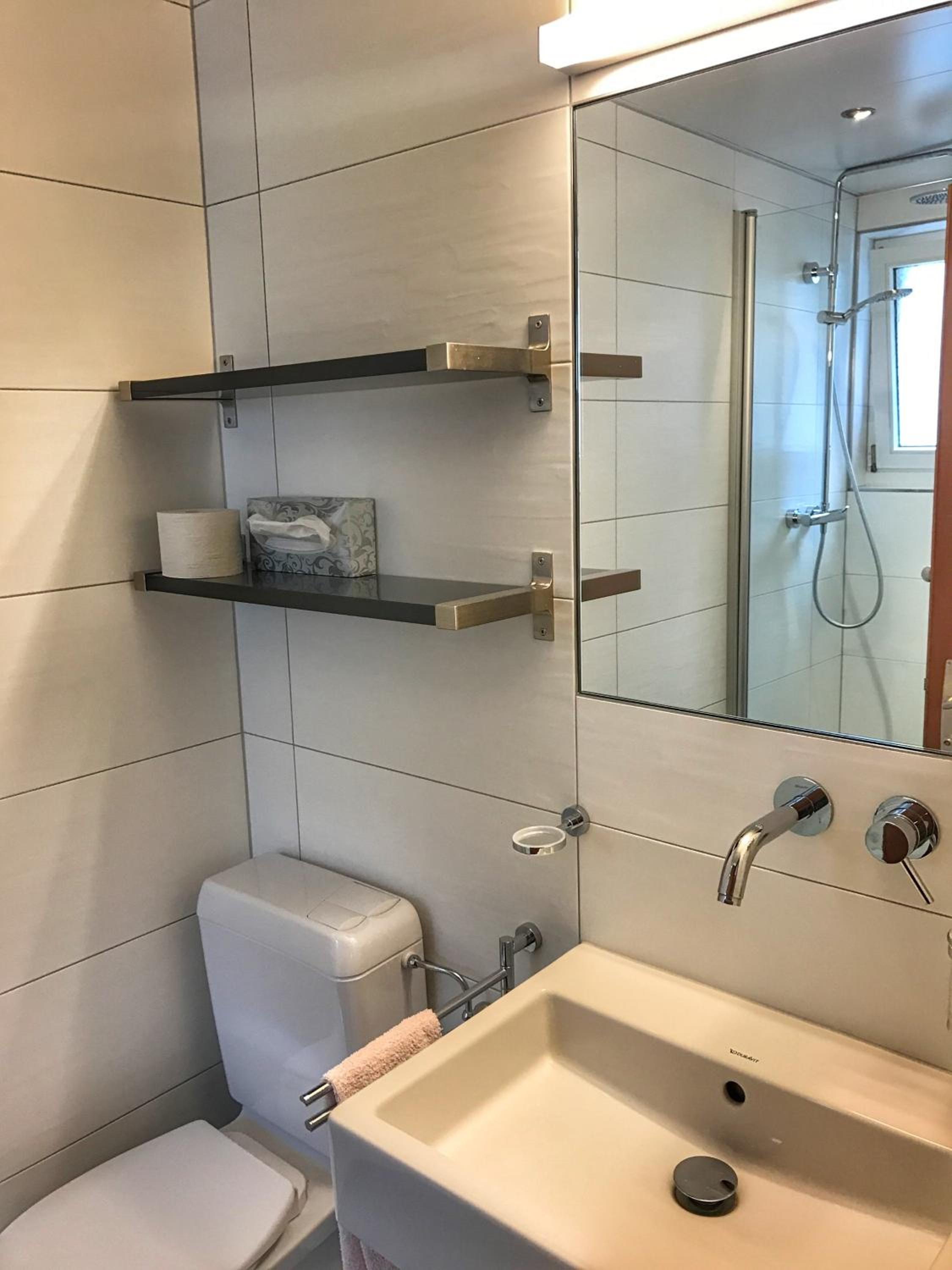 Double Room with Balcony - Photo 4