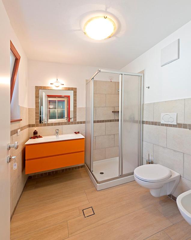 Two-Bedroom Apartment with Balcony photo 3