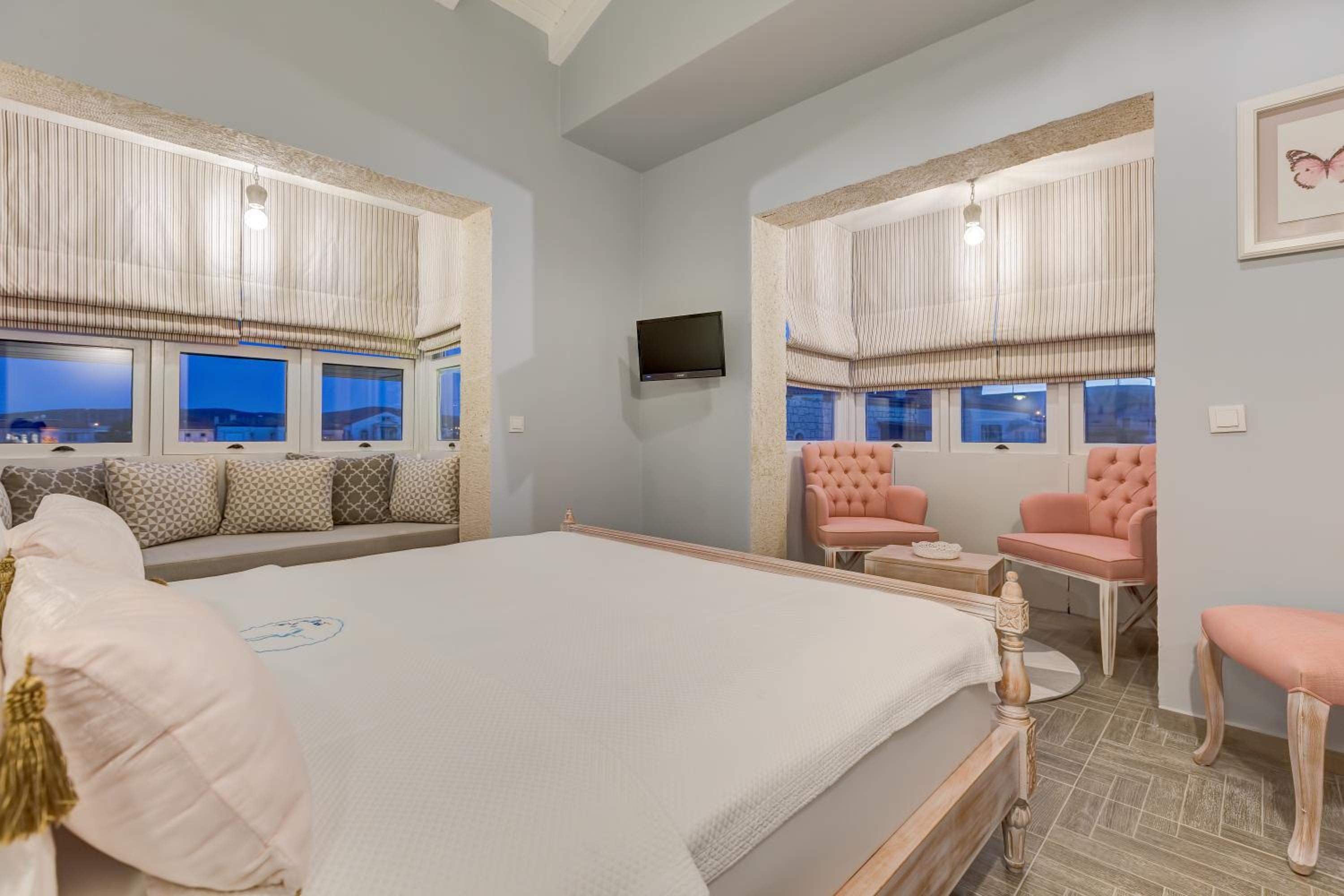 King Room with Balcony photo 2