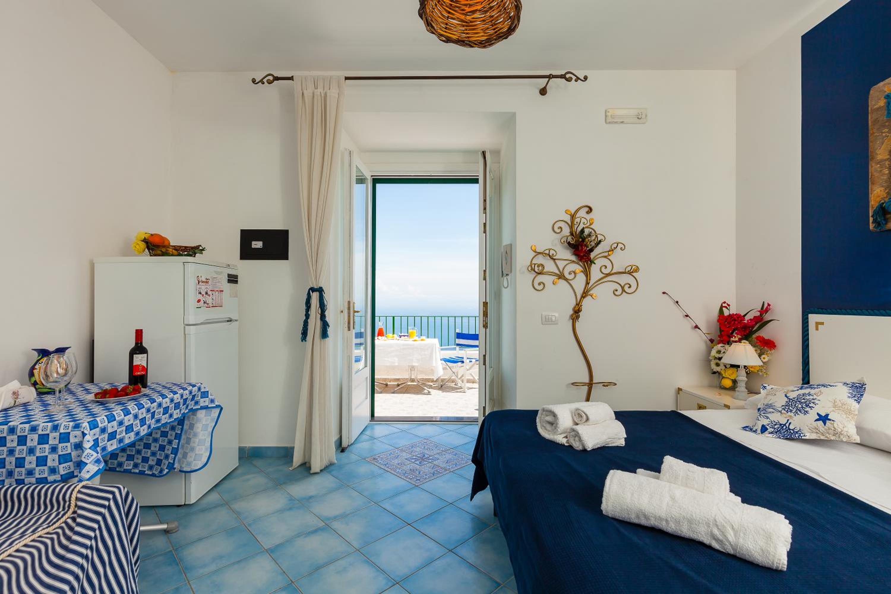 Triple Room with Terrace and Sea View photo 1