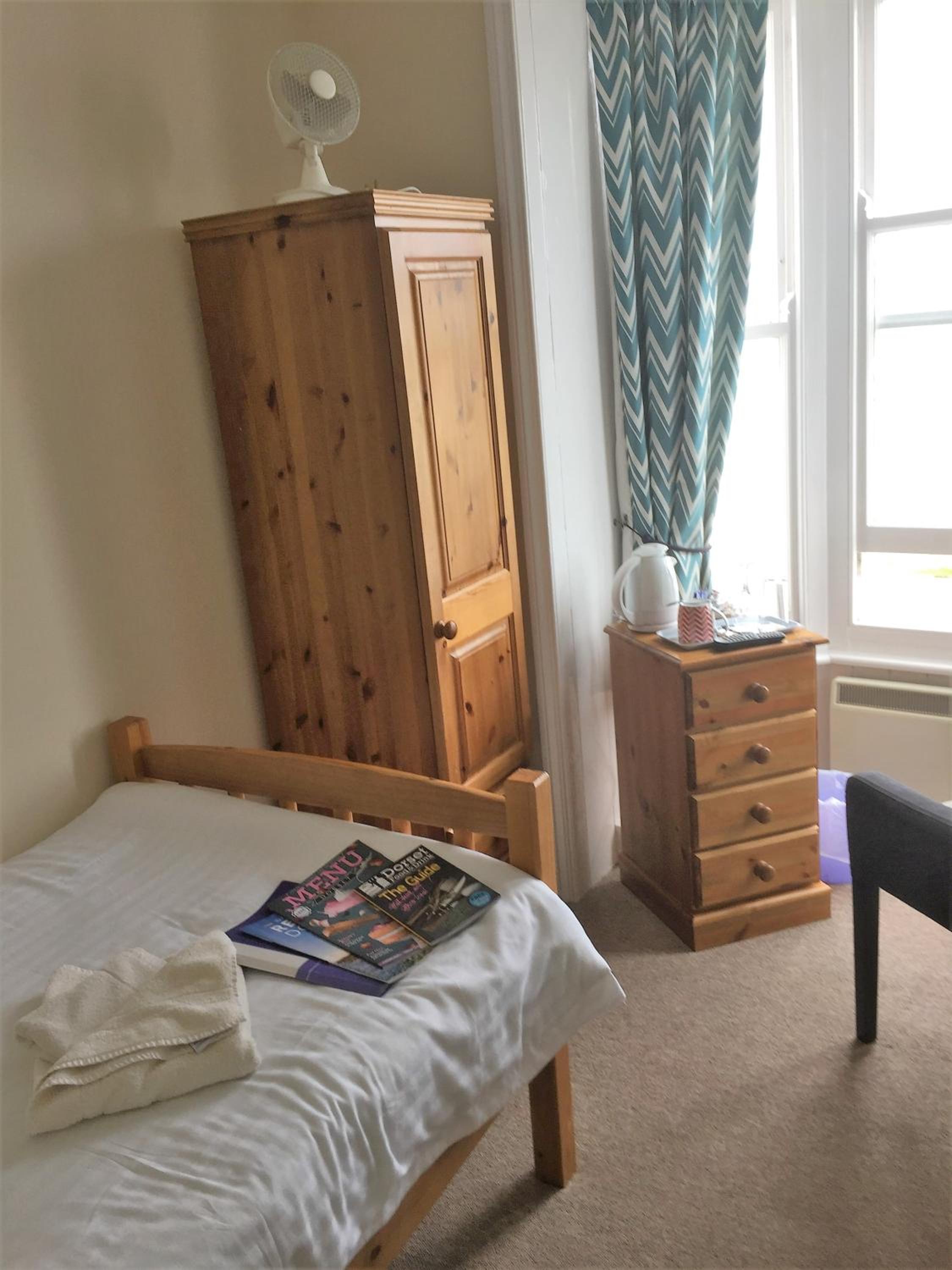 Single Room with Shared Bathroom photo 1