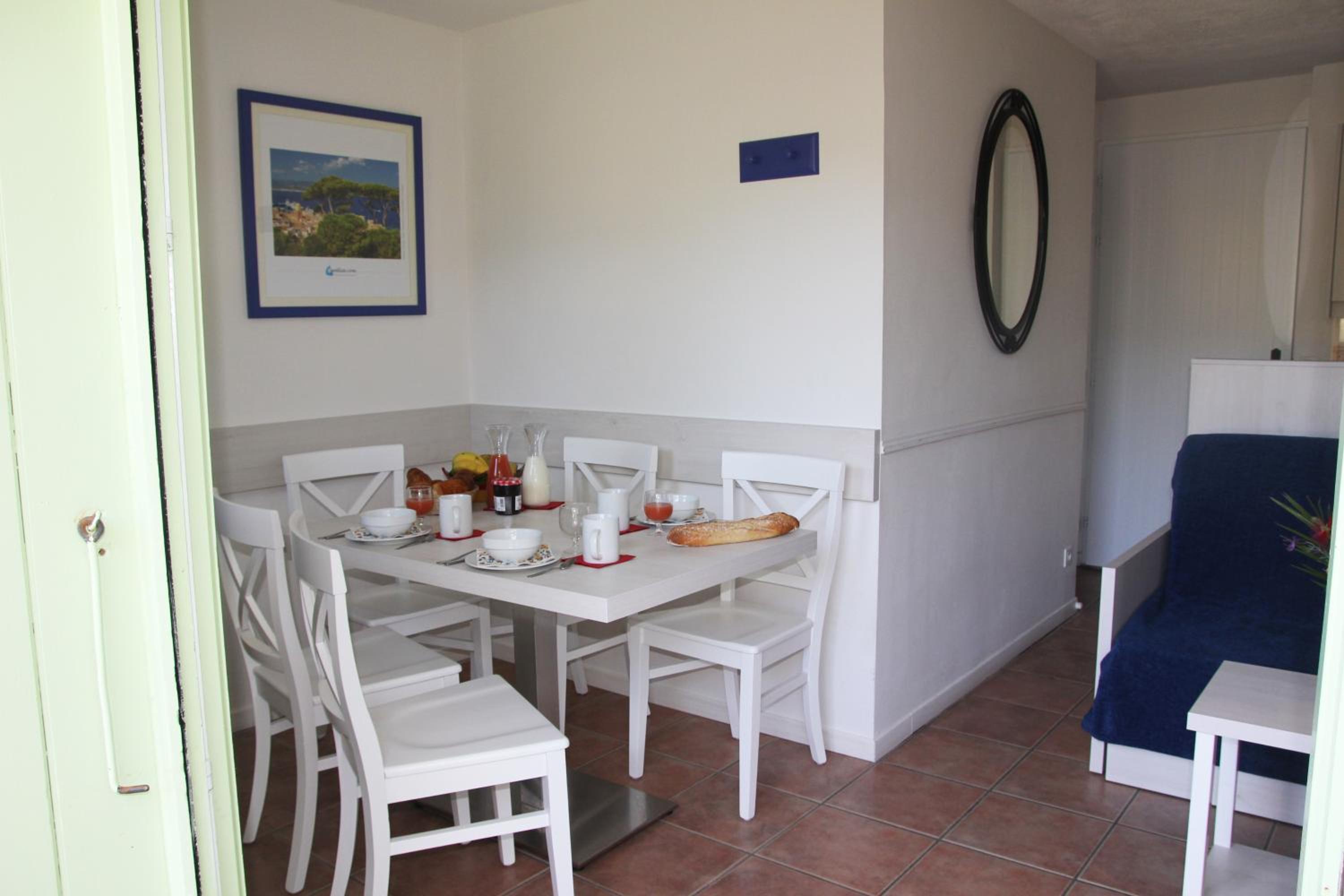 1-bedroom Apartment - 4 people photo 3
