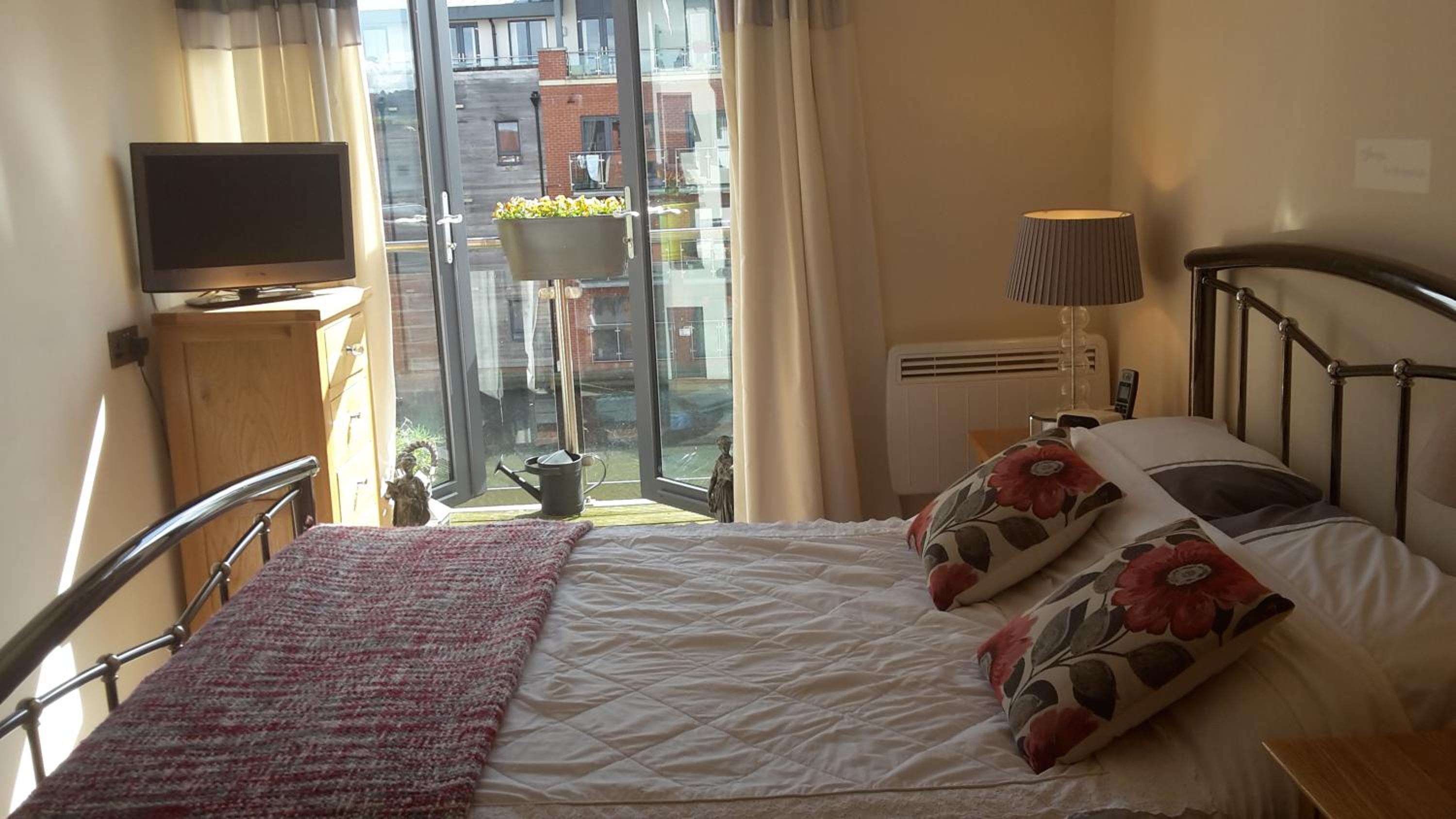 Apartment with Balcony photo 2