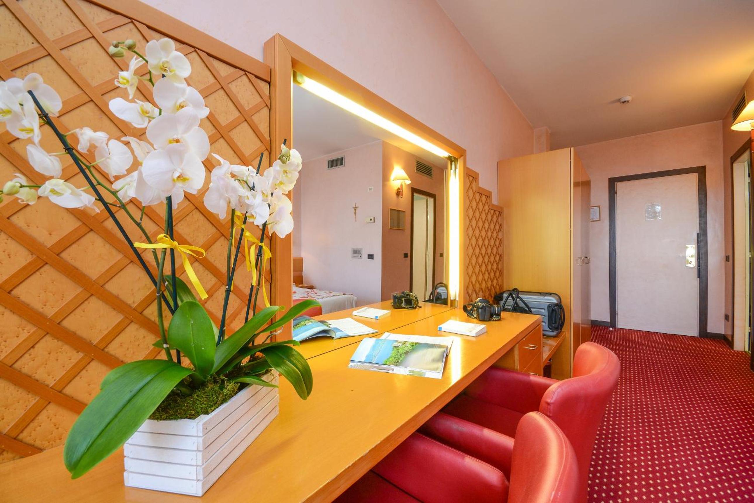 Twin Room - Photo 6