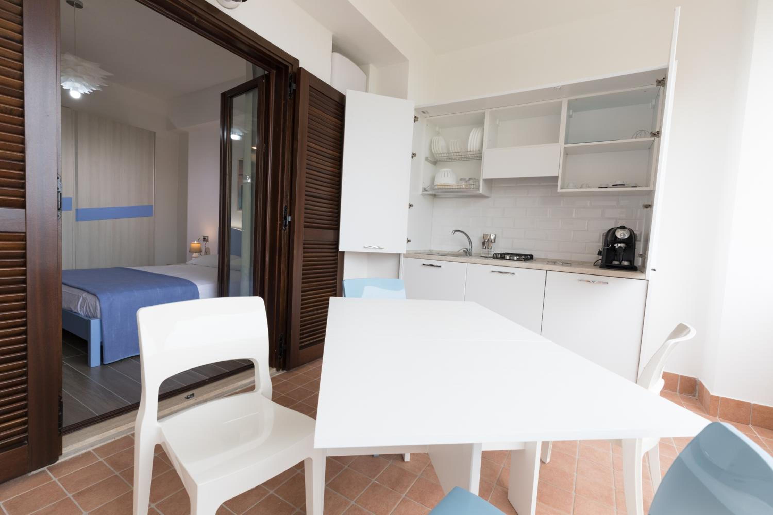 One-Bedroom House photo 1