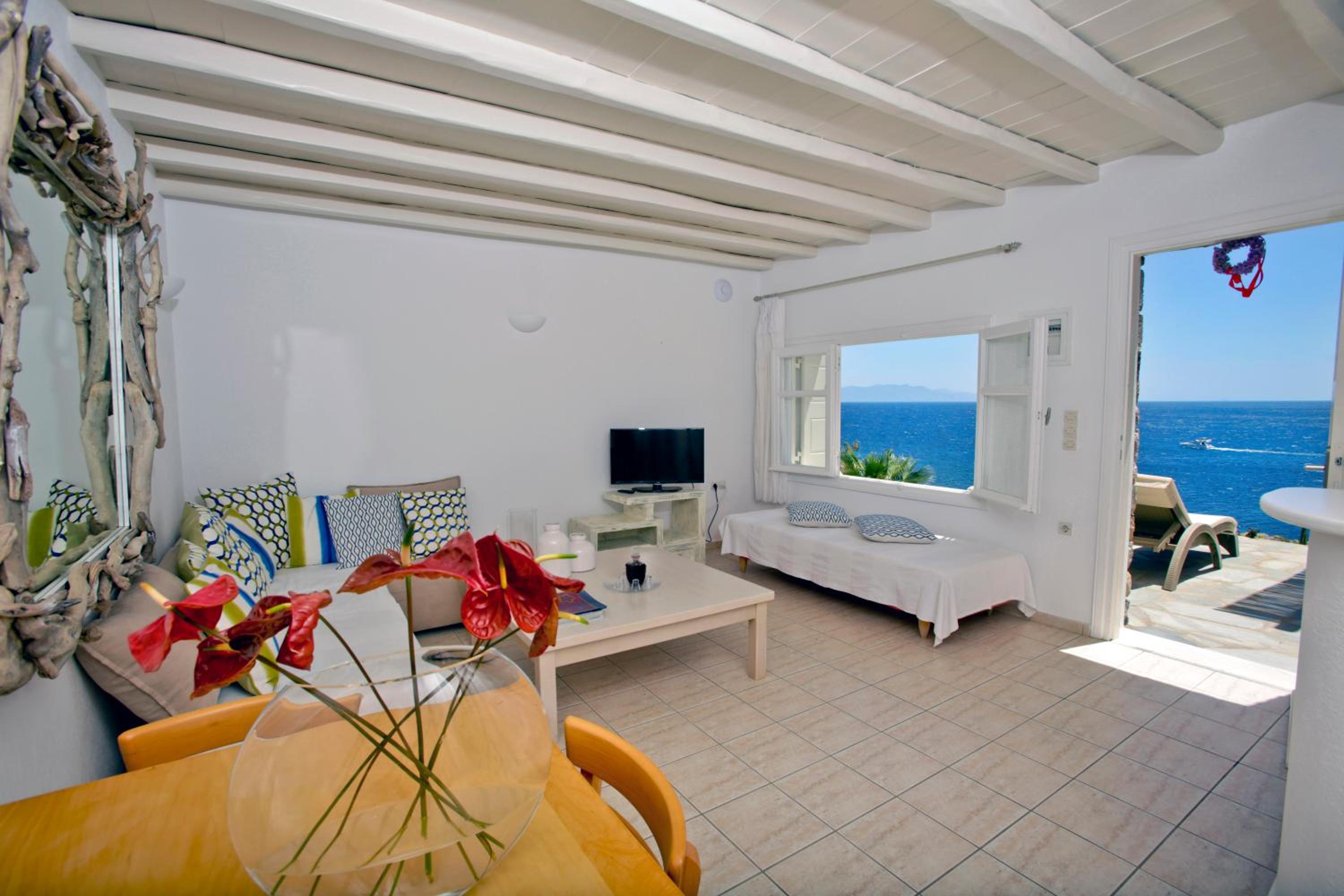 One Bedroom Apartment with Sea View photo 2