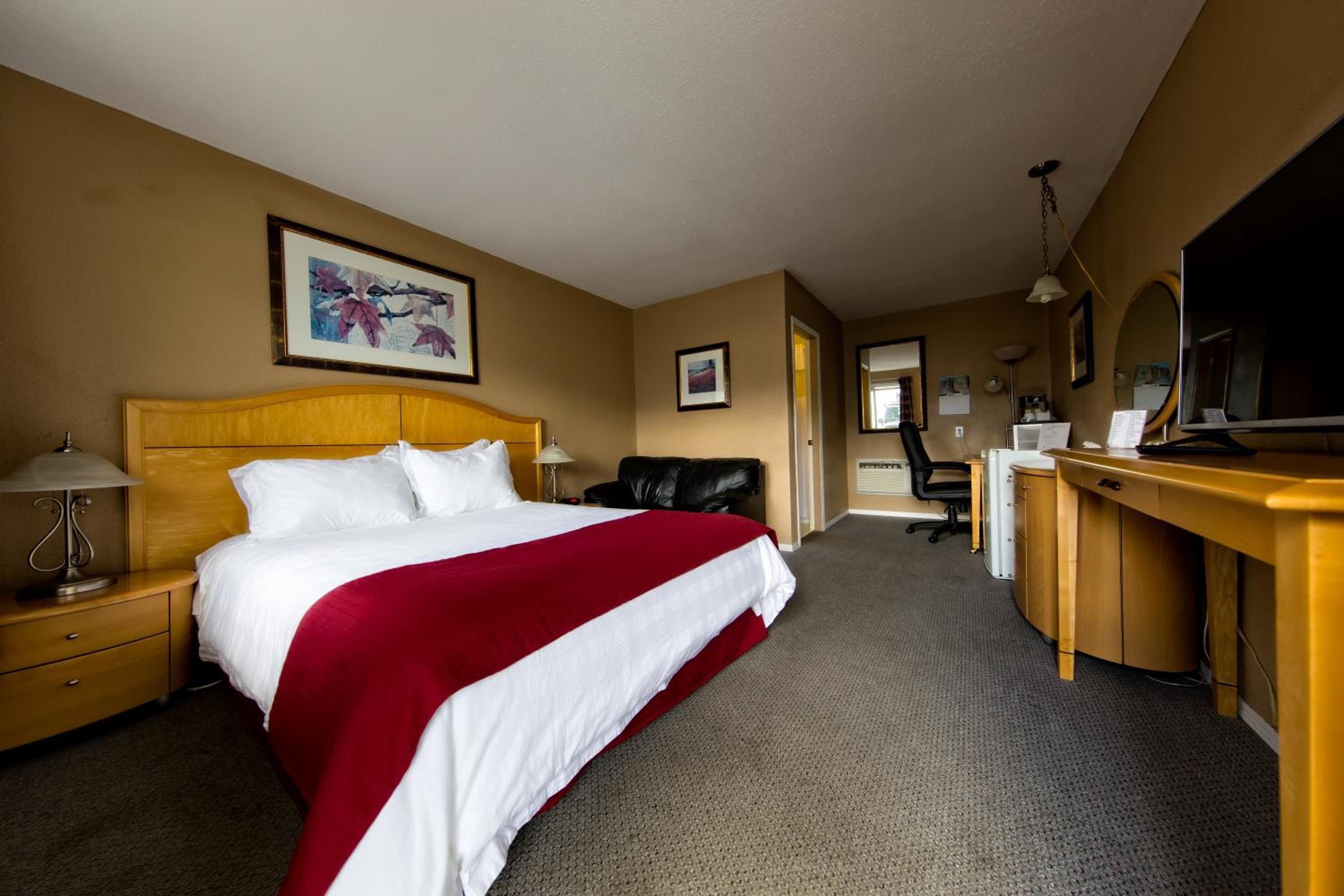 Deluxe Queen Room - Photo 1