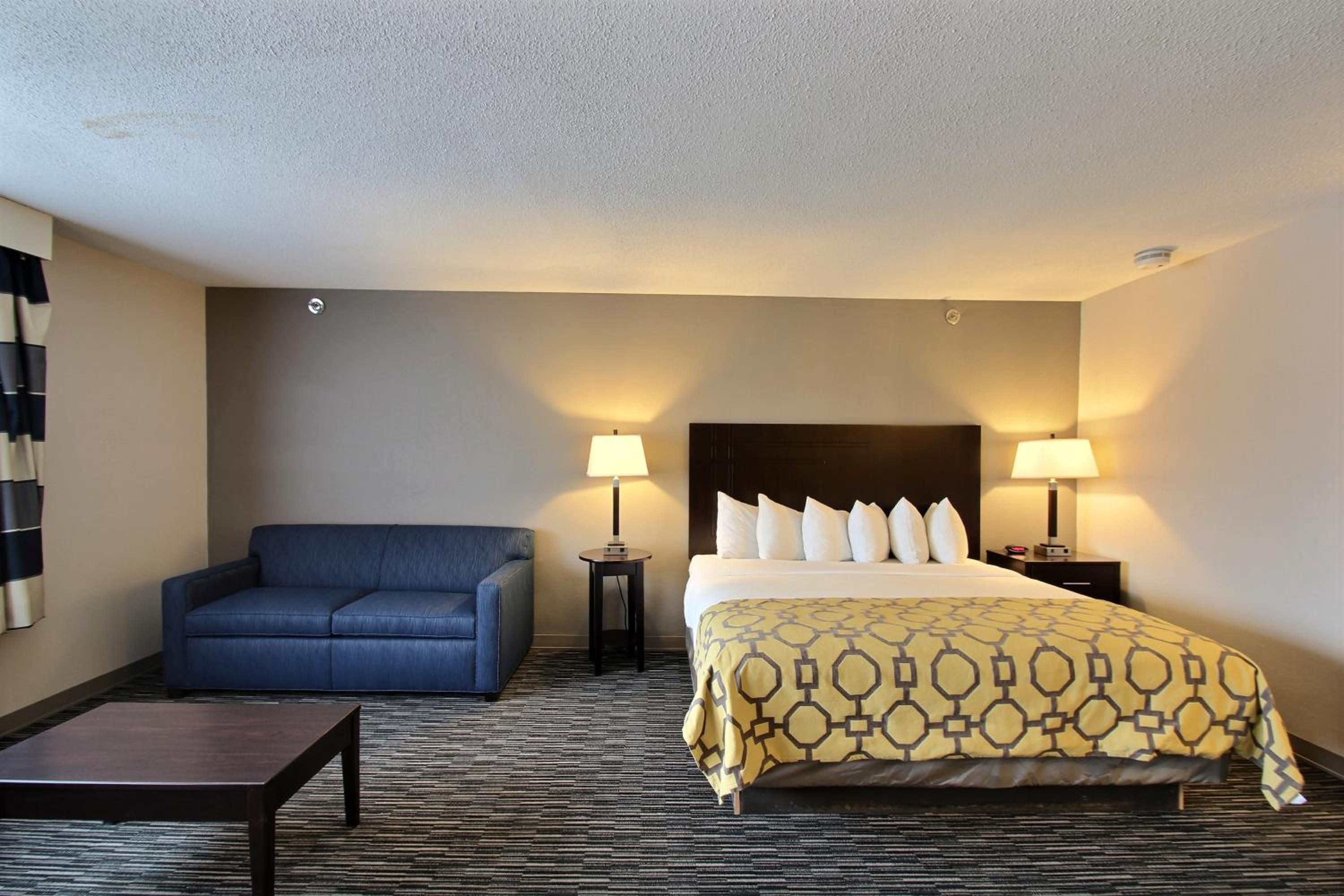 Deluxe King Room - Non-Smoking photo 3