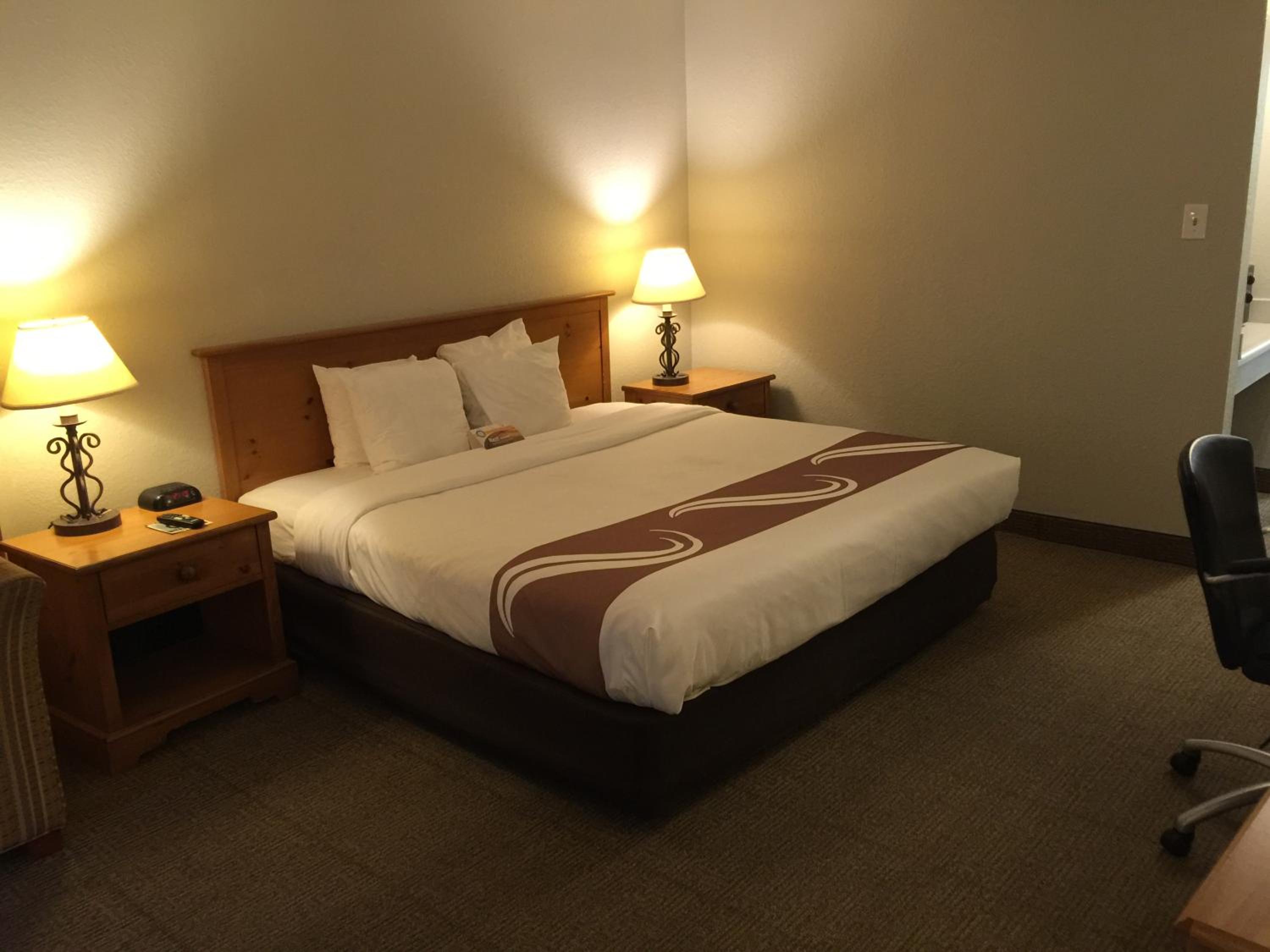 King Room - Non-Smoking - Photo 1