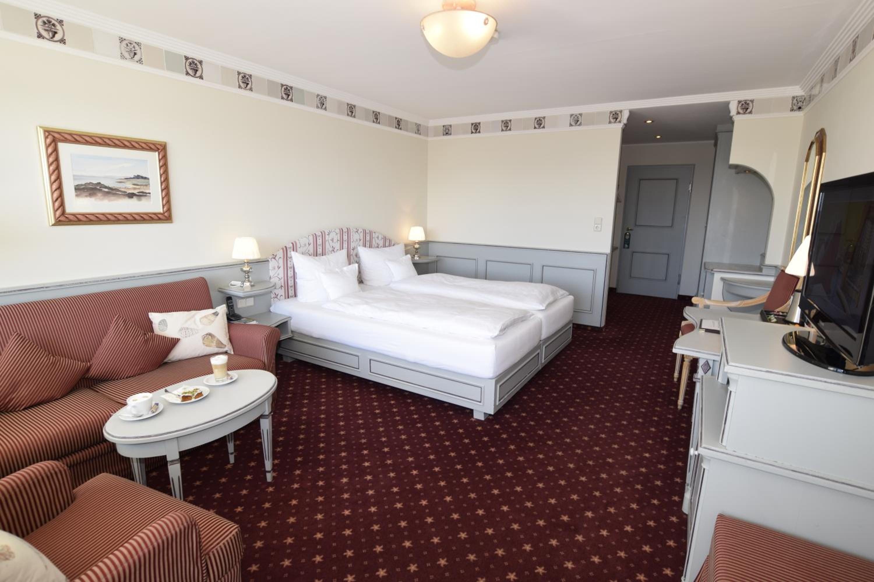 Large Double Room with Balcony and Partial Sea View