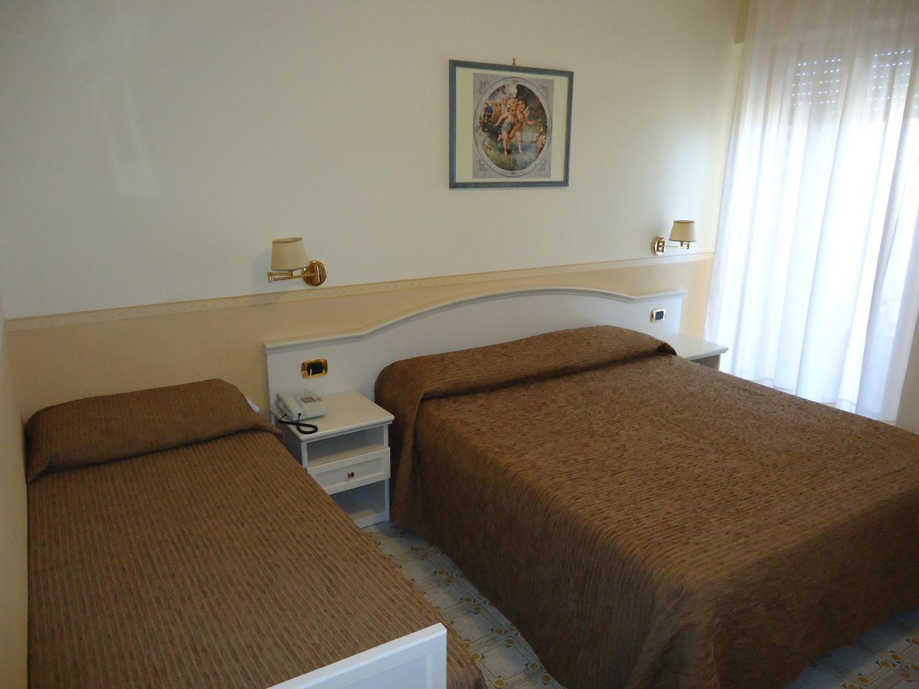 Triple Room photo 2