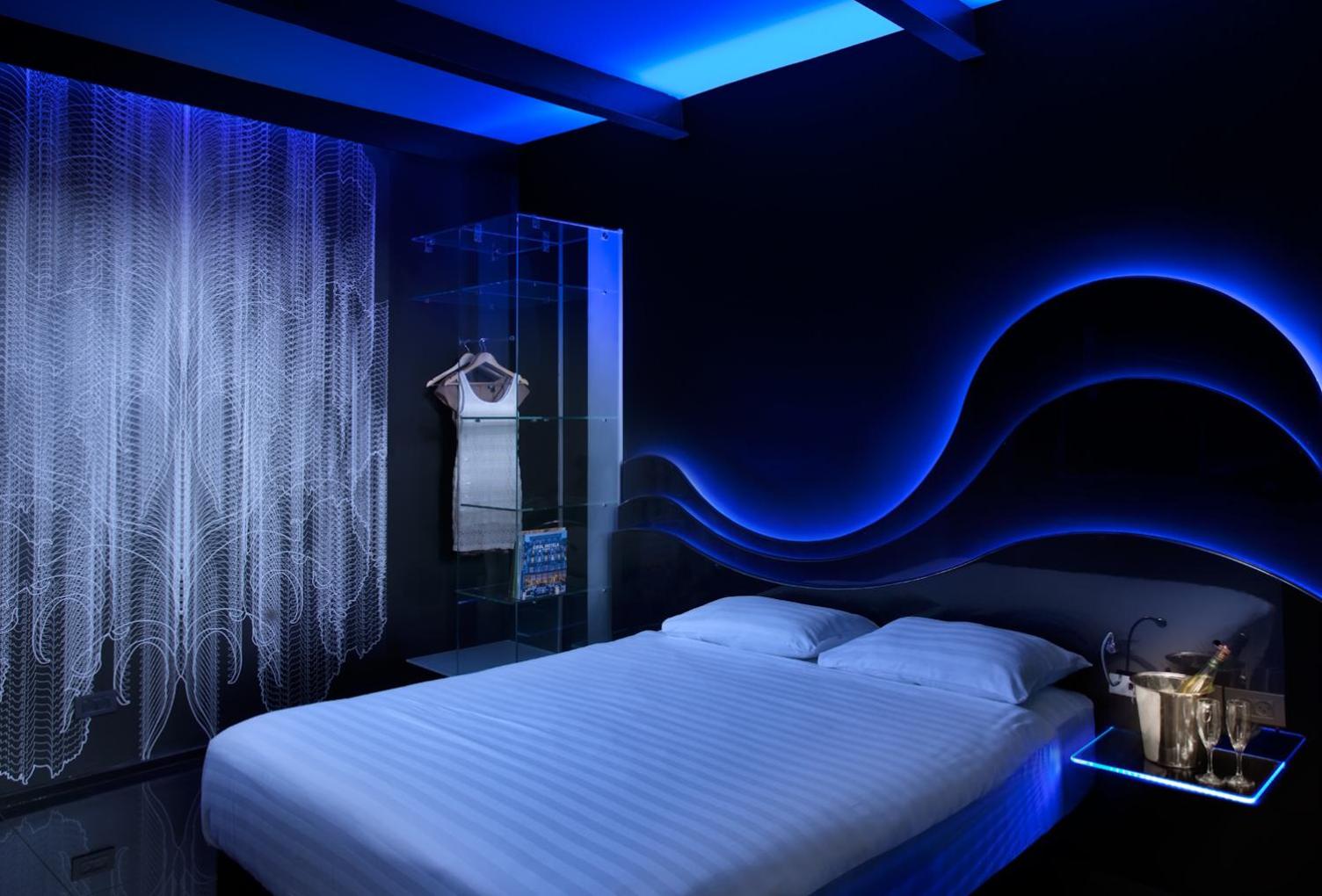 Junior Suite with Patio - Photo 1