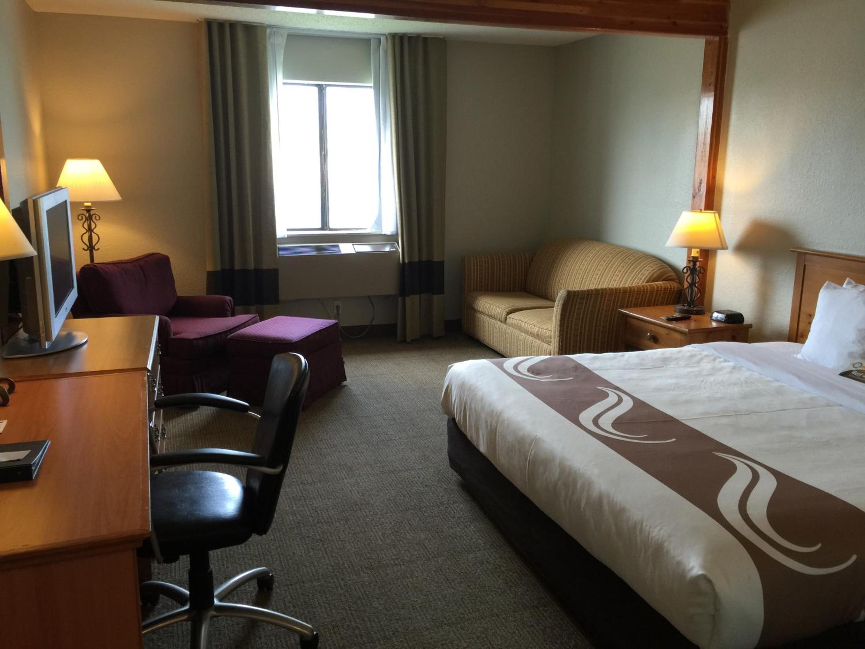 King Room - Non-Smoking - Photo 3