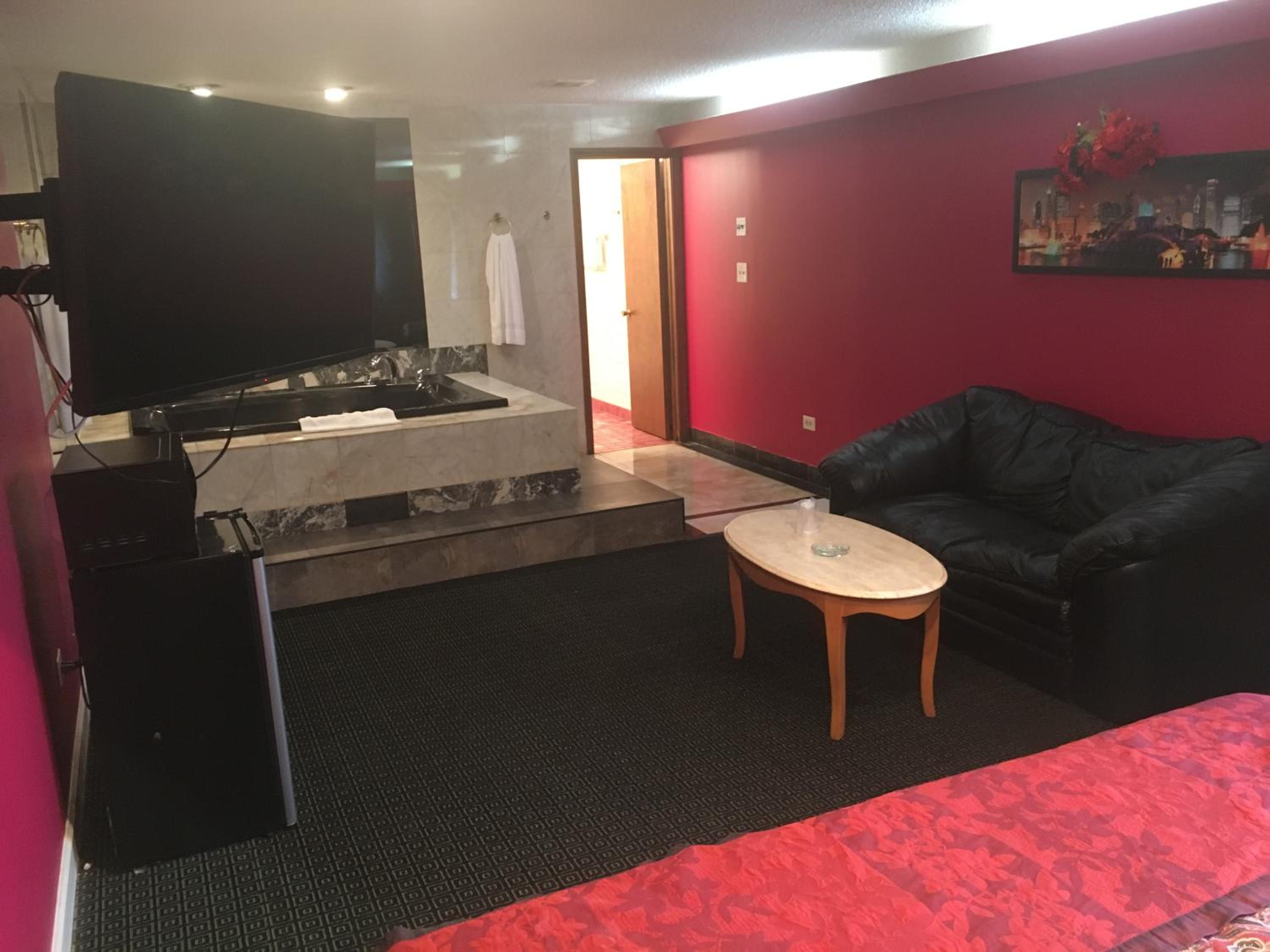 King Suite with Spa Bath photo 1