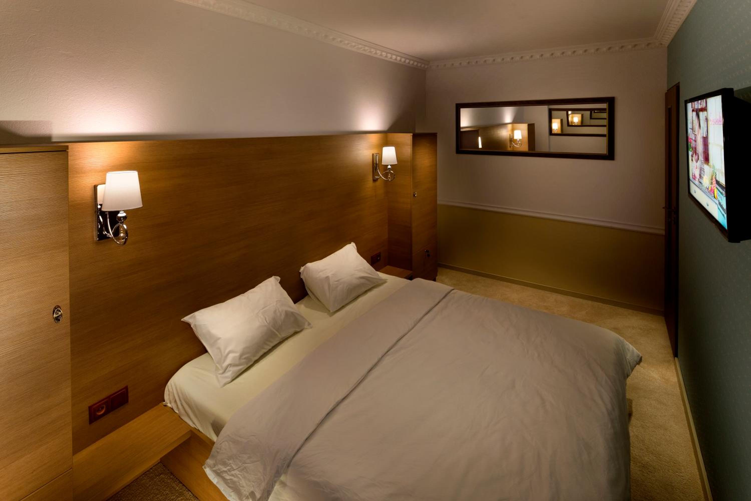 One-Bedroom Suite - Photo 16
