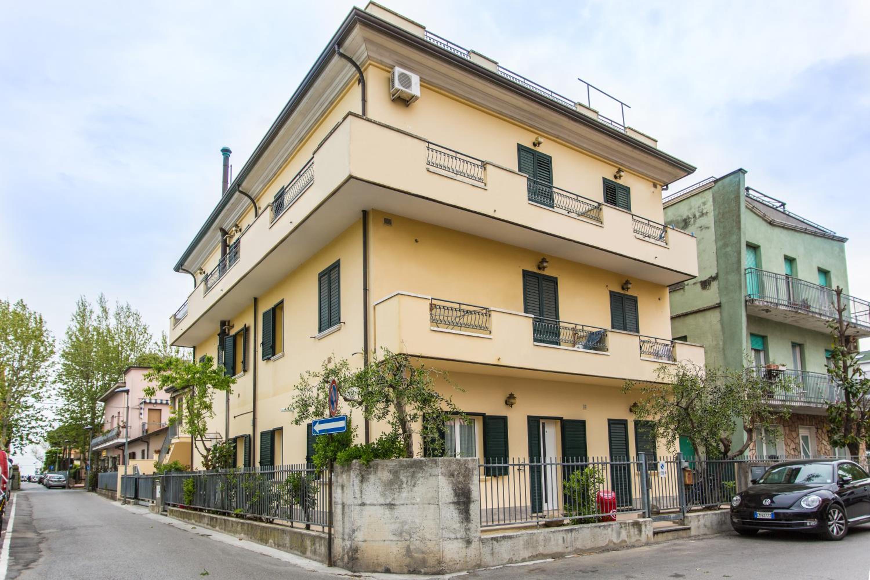 Apartment - Ground Floor photo 2