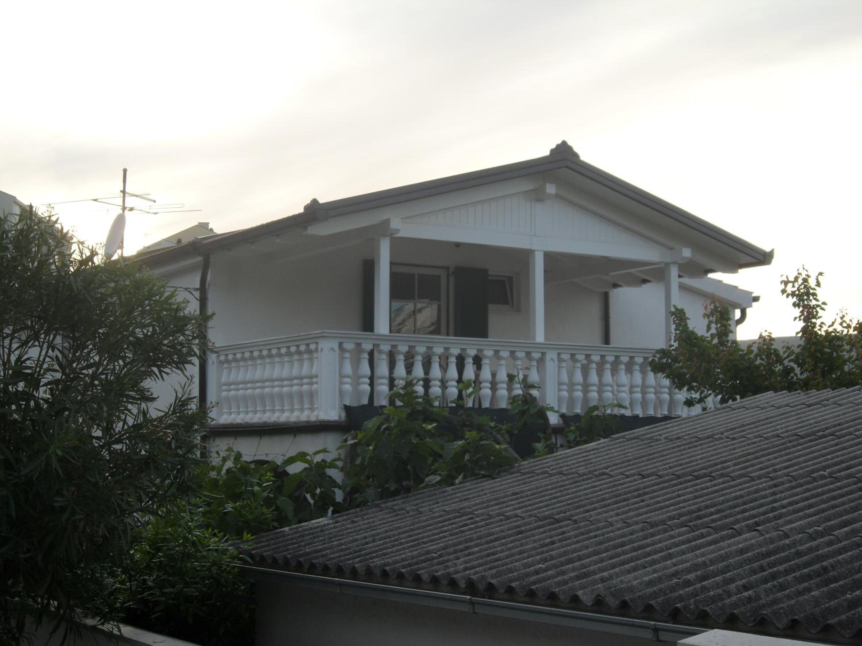 Apartment with Terrace - Photo 4