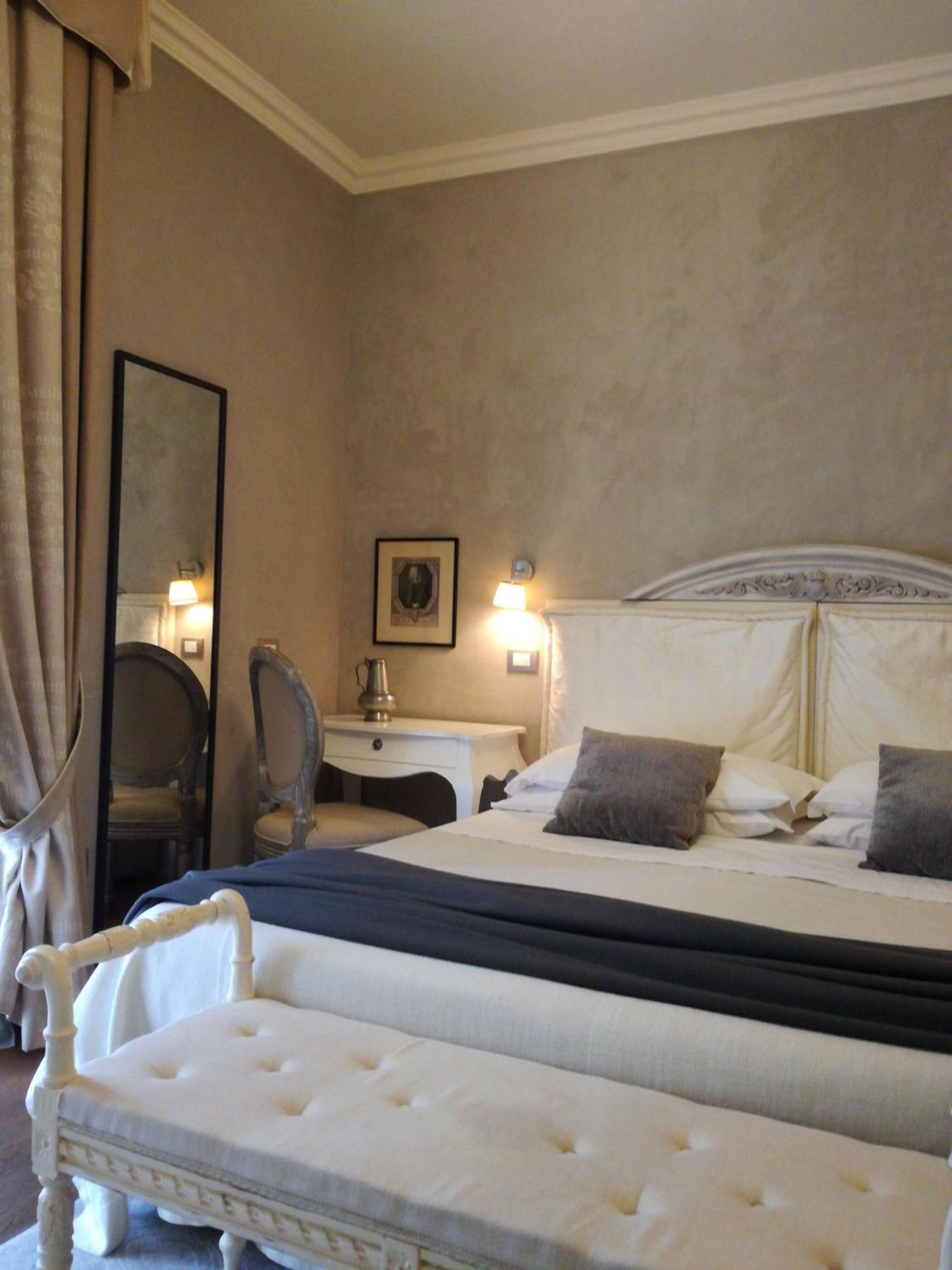 Standard Double Room - Photo 5