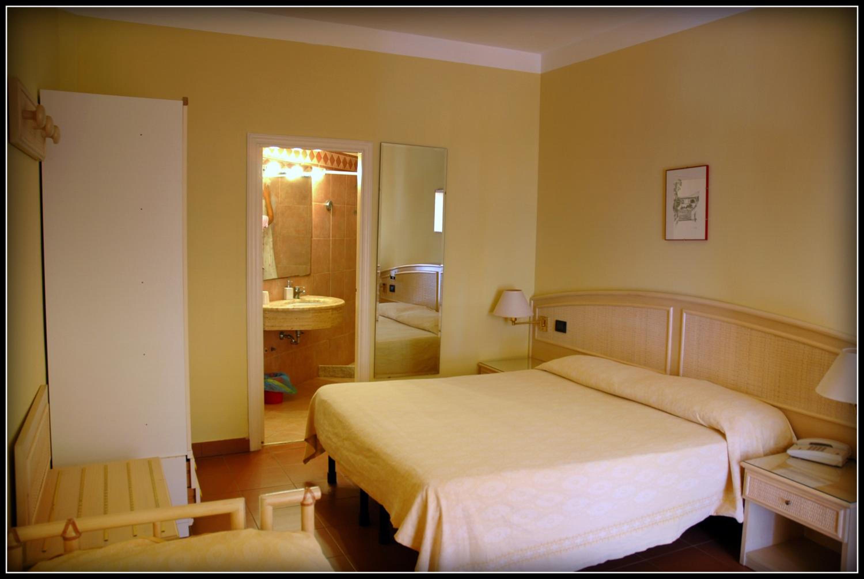 Classic Double or Twin Room with Sea View photo 1