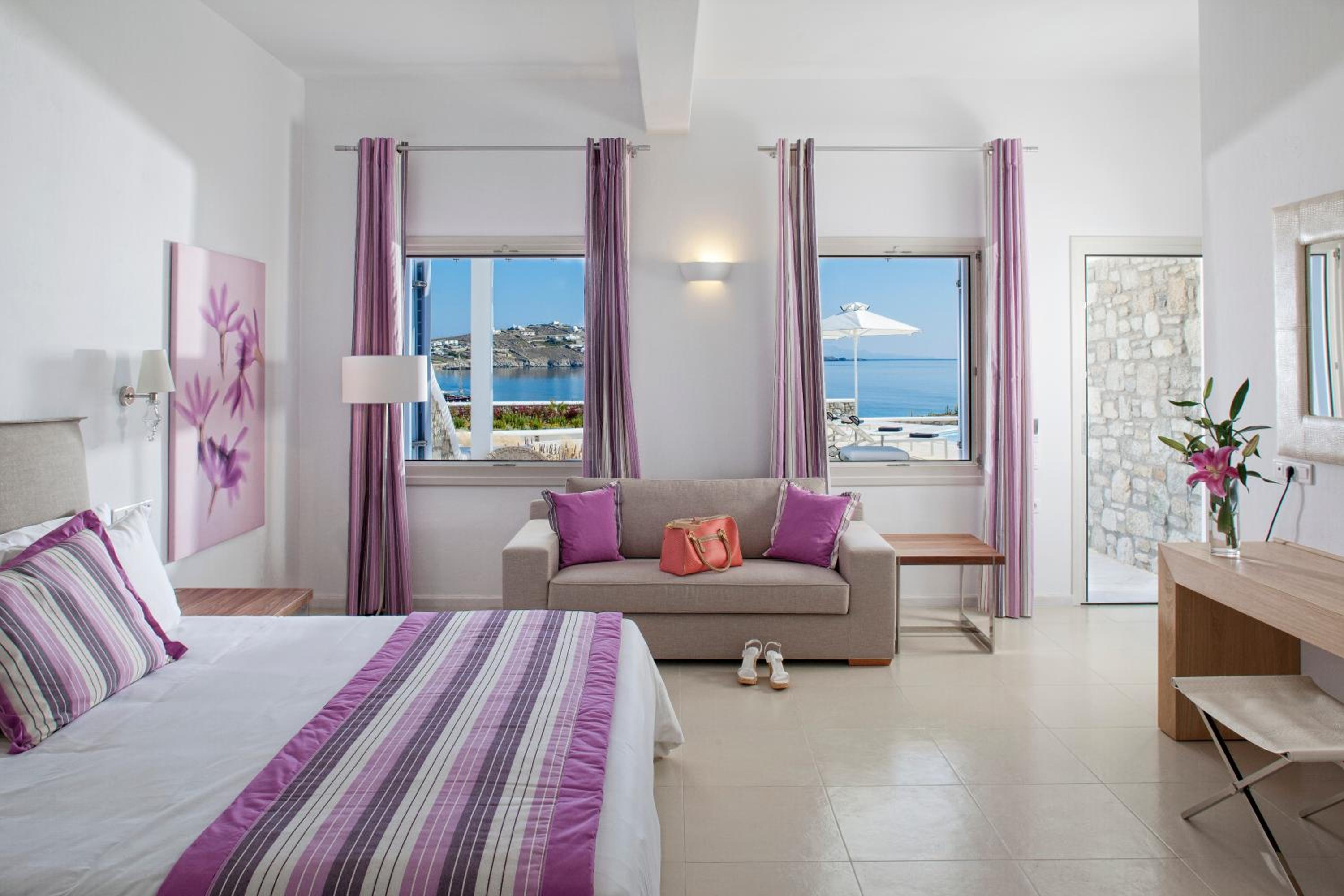 Deluxe Suite with Sea View and Outdoor Hot Tub - Photo 3