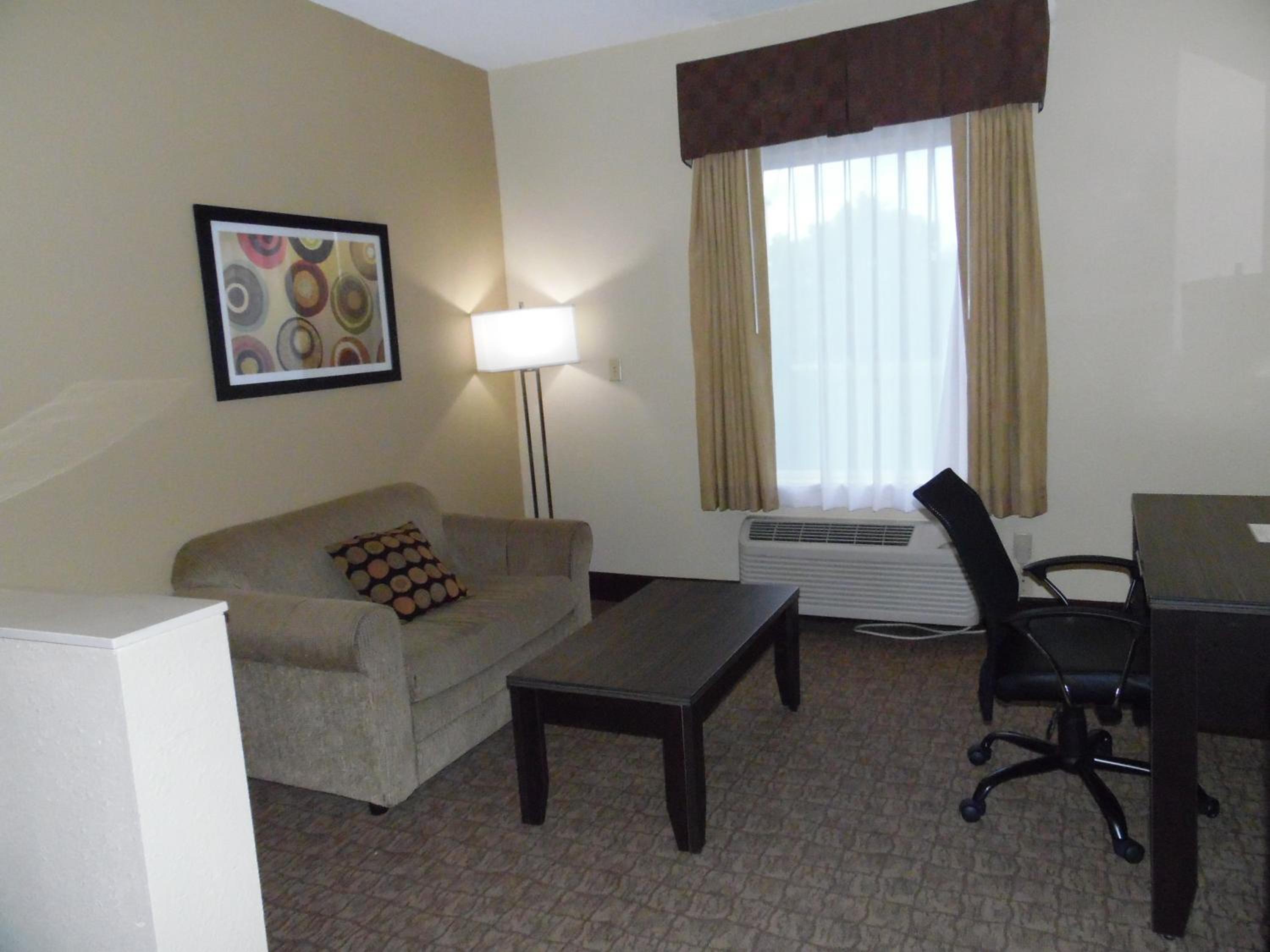 King Suite with Spa Bath - Non-Smoking - Photo 3