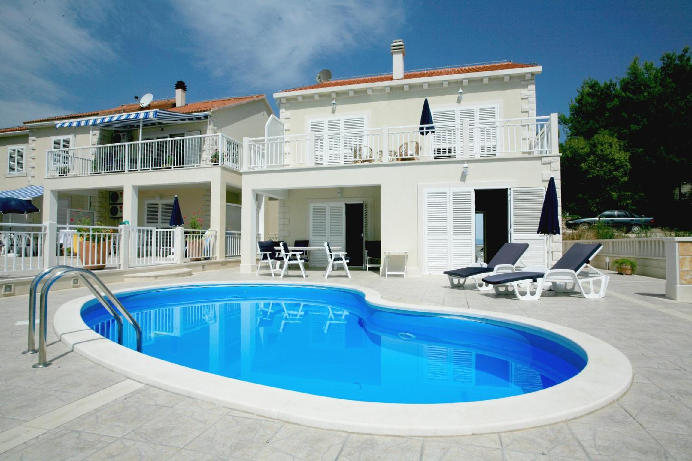 Four-Bedroom Villa photo 2