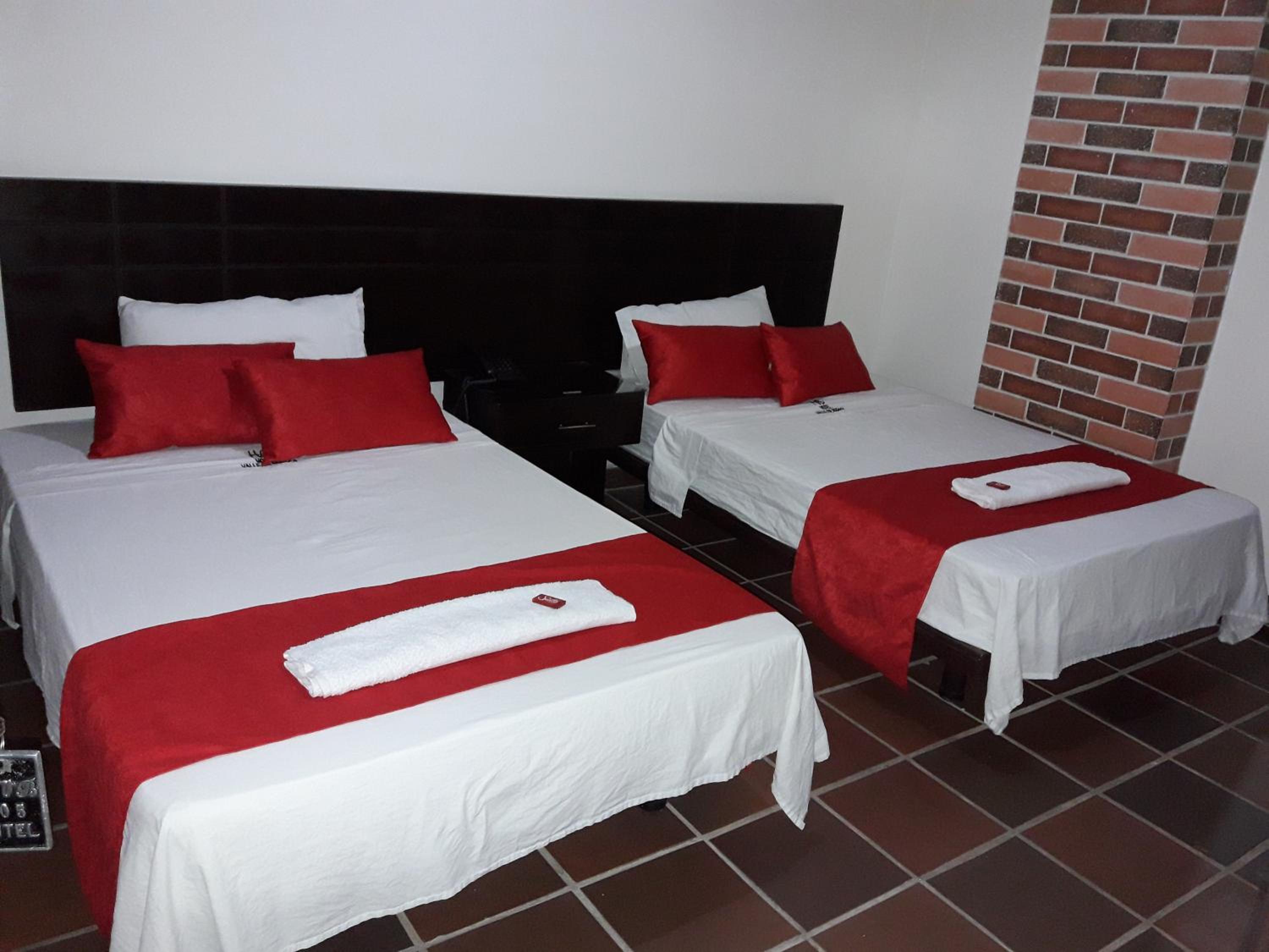 Deluxe Twin Room photo 3