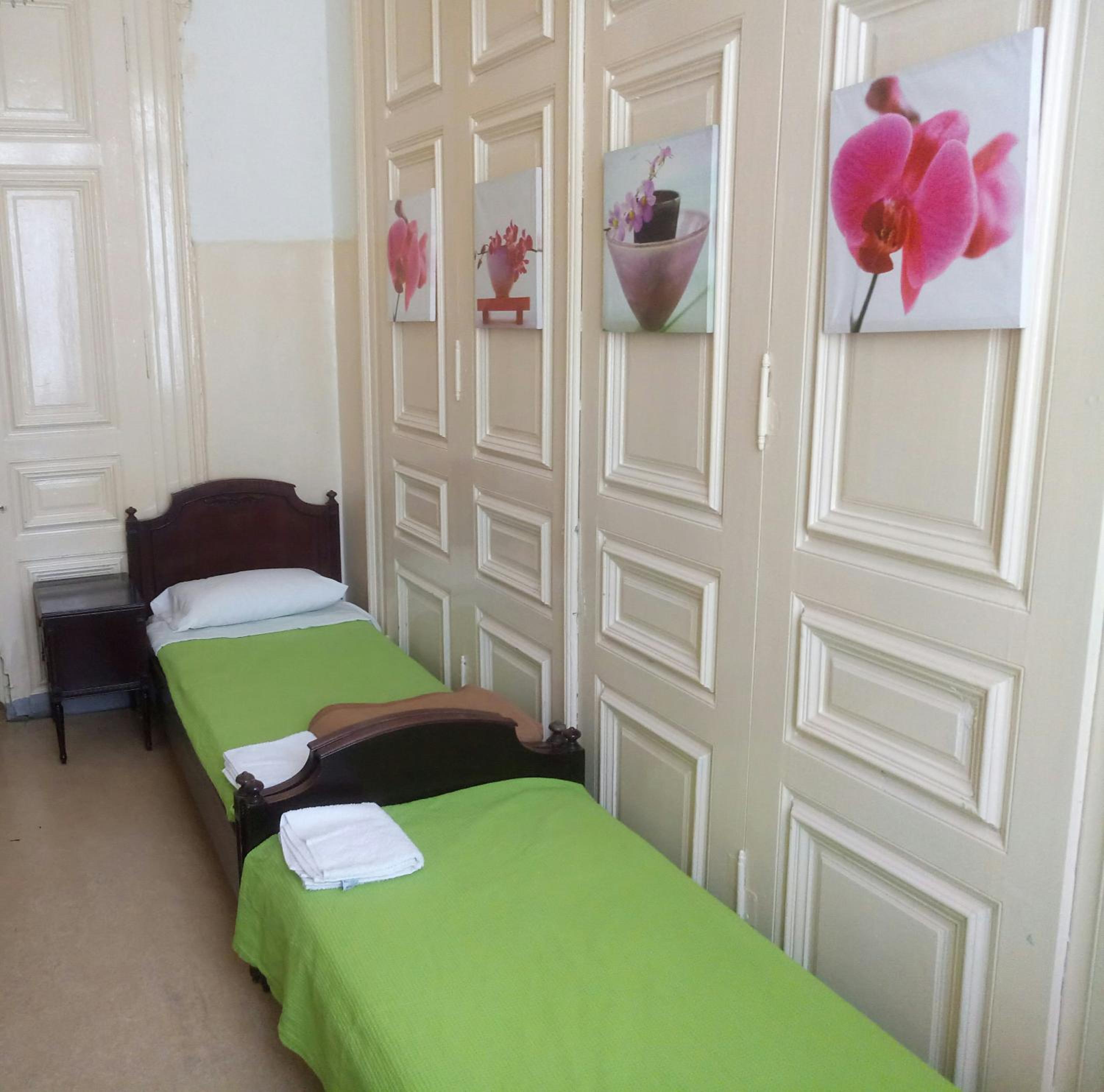 Economy Triple Room with Shared Bathroom