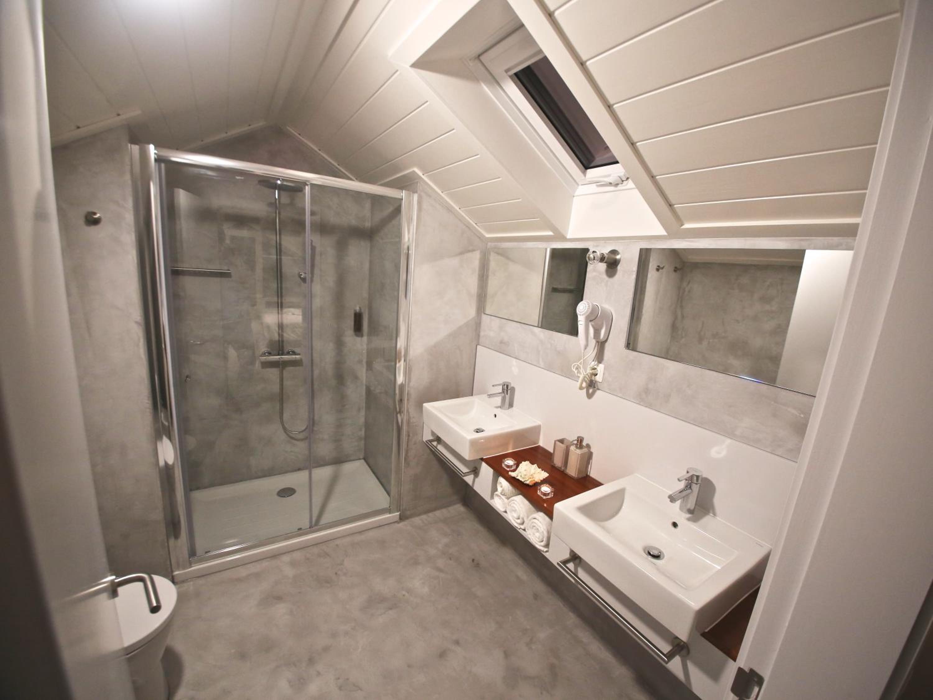 Deluxe Double or Twin Room with Balcony photo 3