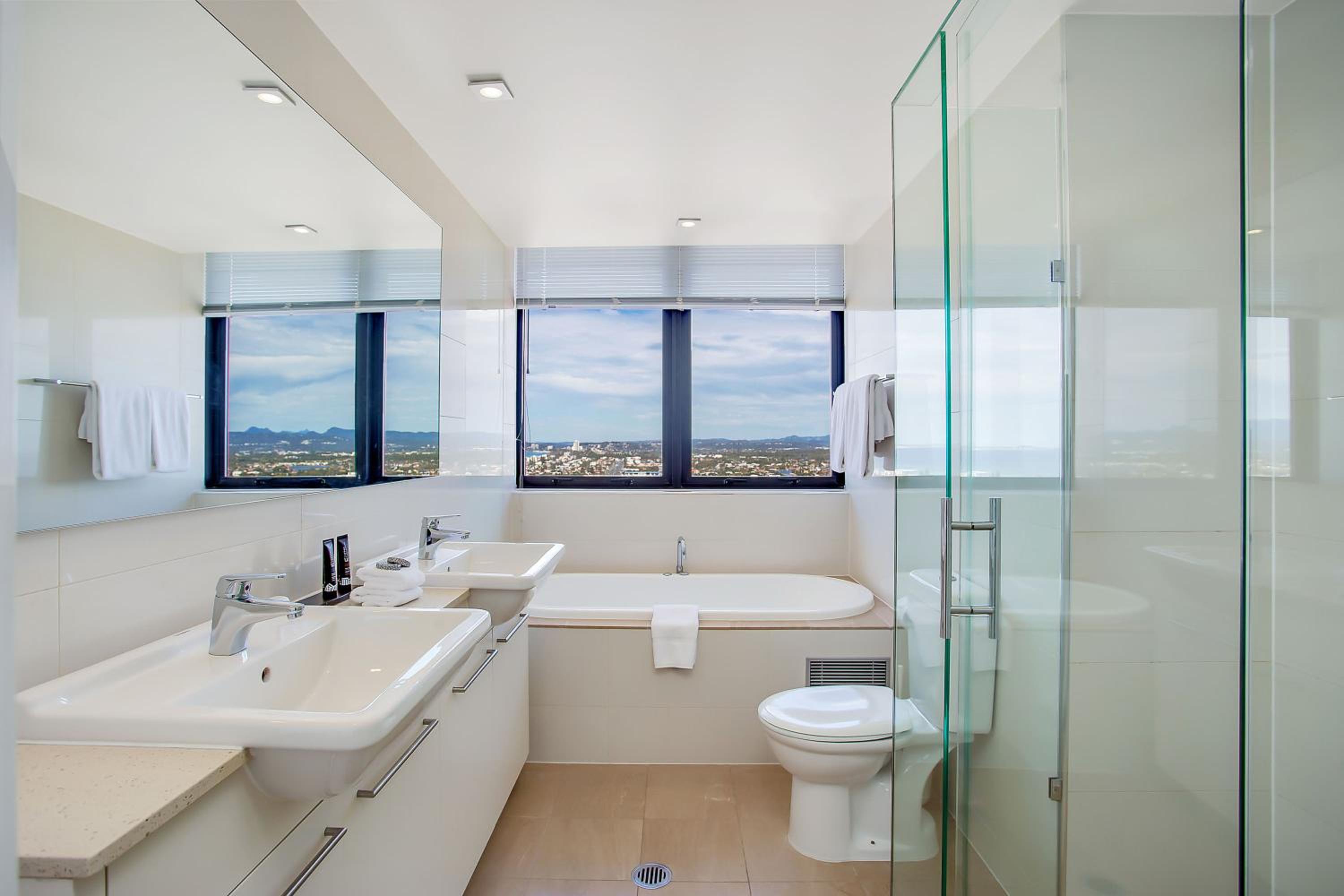 Three-Bedroom Ocean Suite - Photo 5